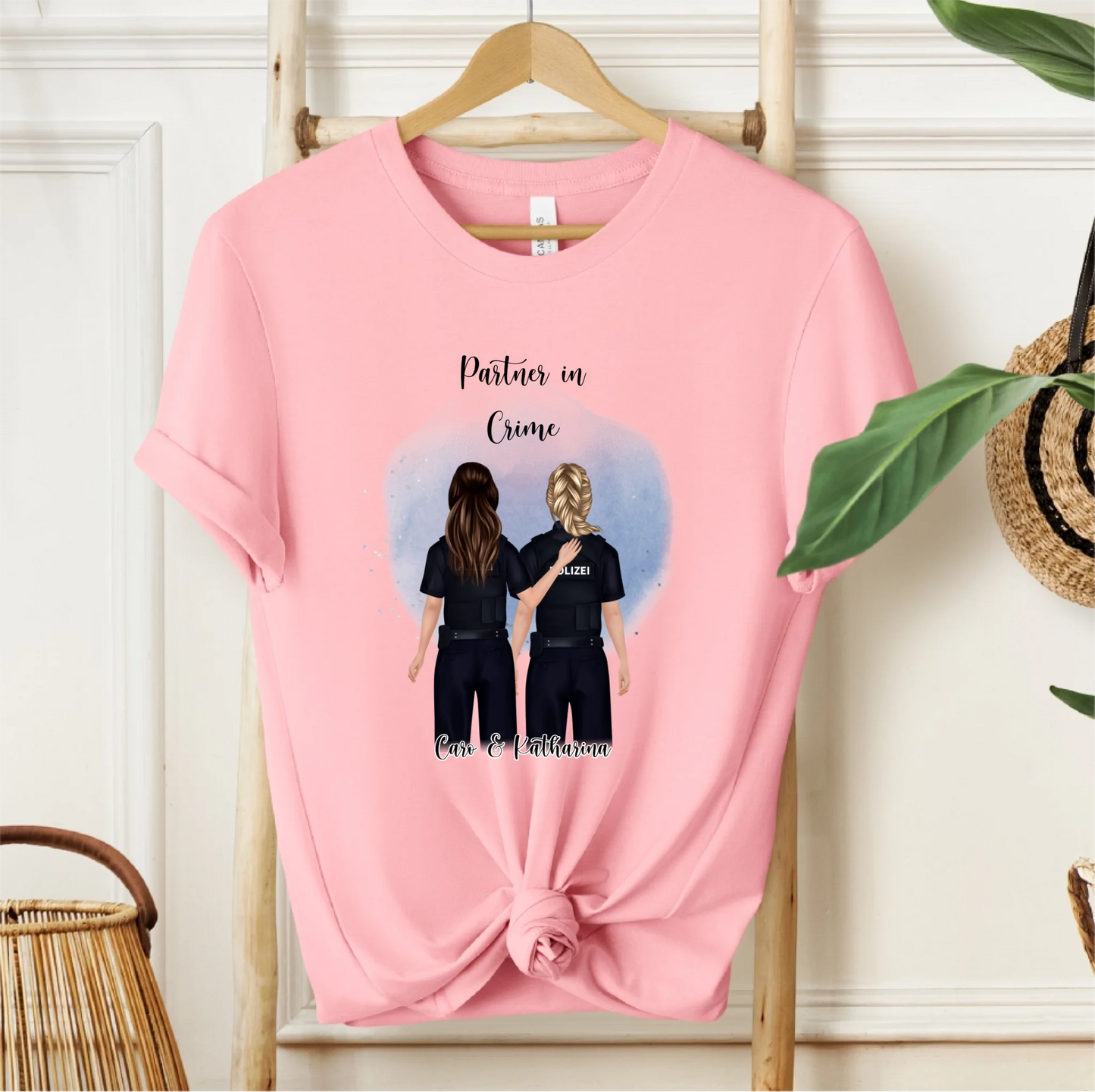 2-4 Polizistinnen T-Shirt