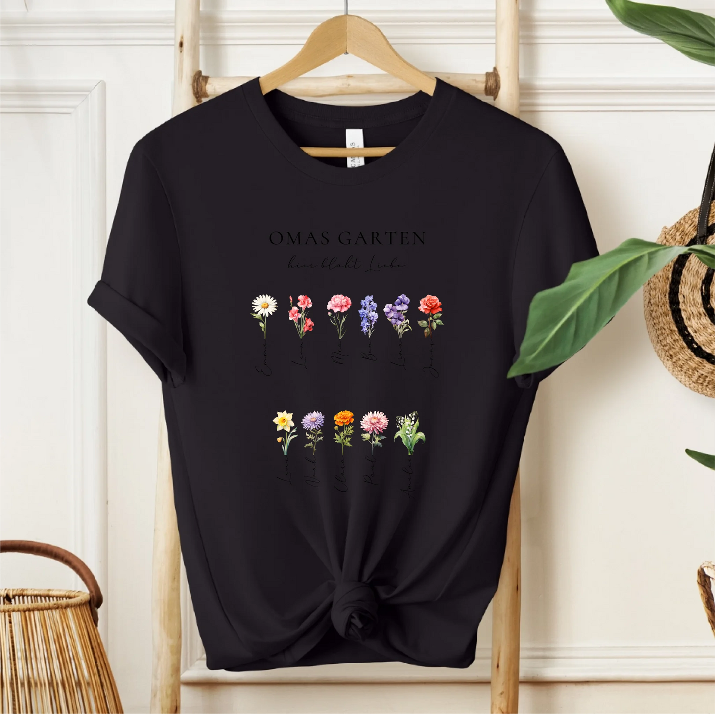 Omas Garten 1-11 Namen mit Geburtsblume T-Shirt