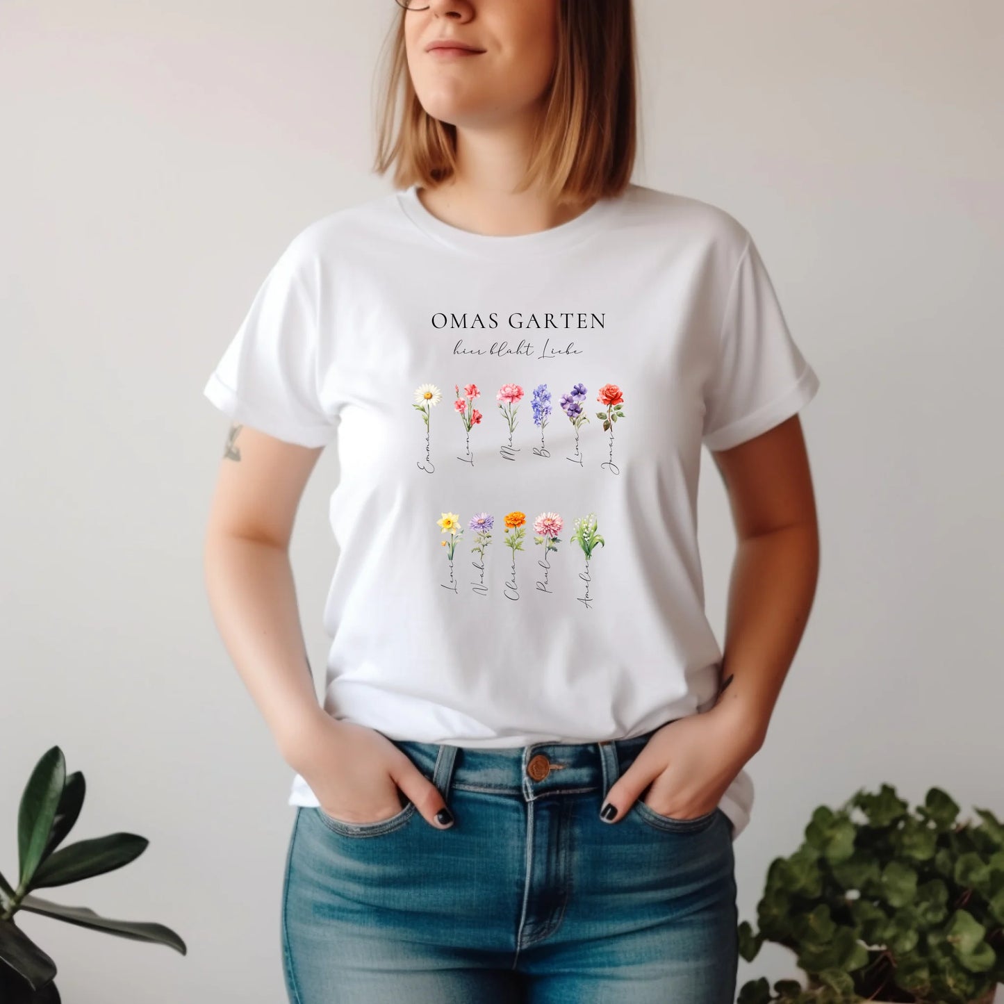Omas Garten 1-11 Namen mit Geburtsblume T-Shirt