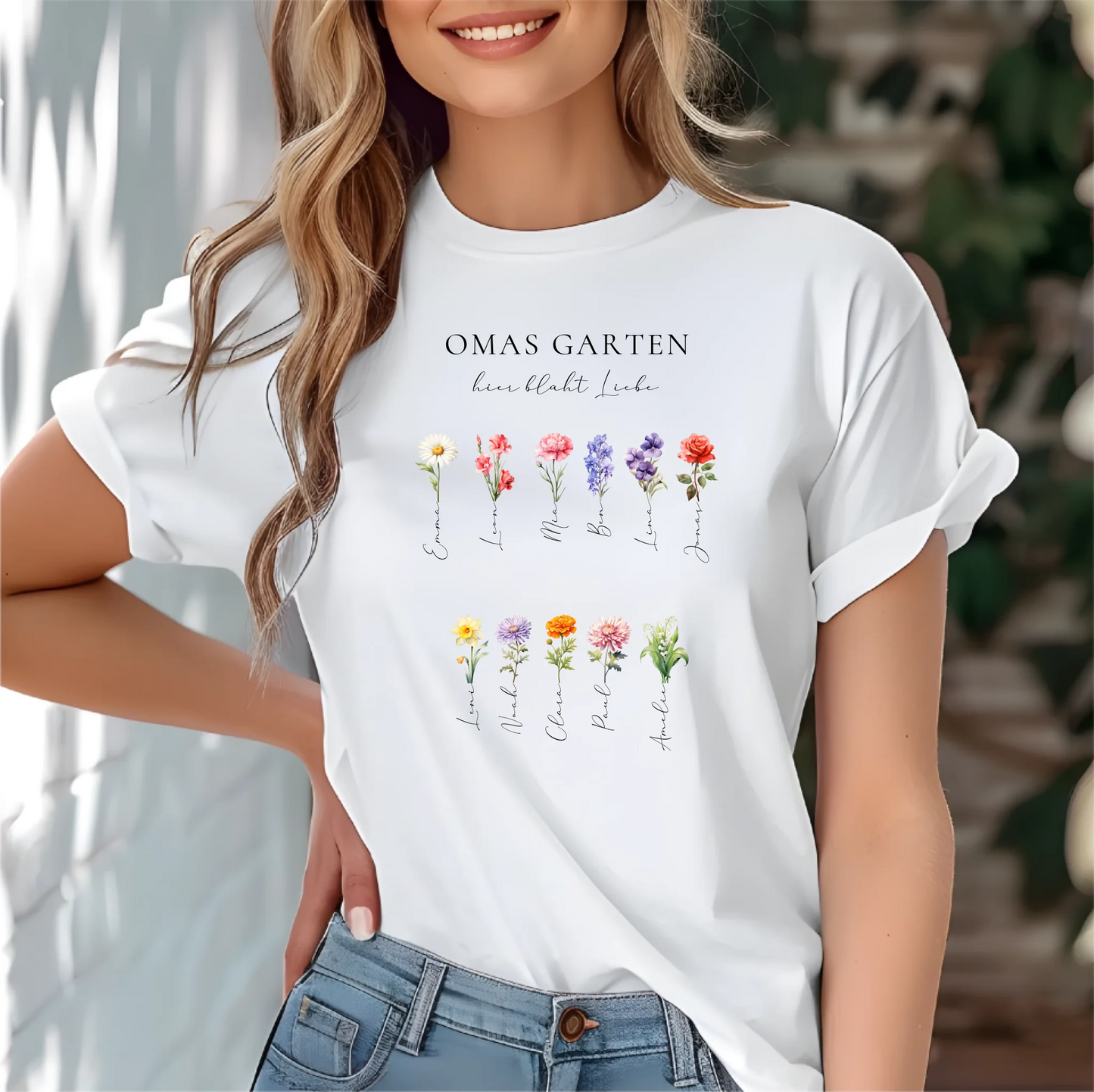 Omas Garten 1-11 Namen mit Geburtsblume T-Shirt