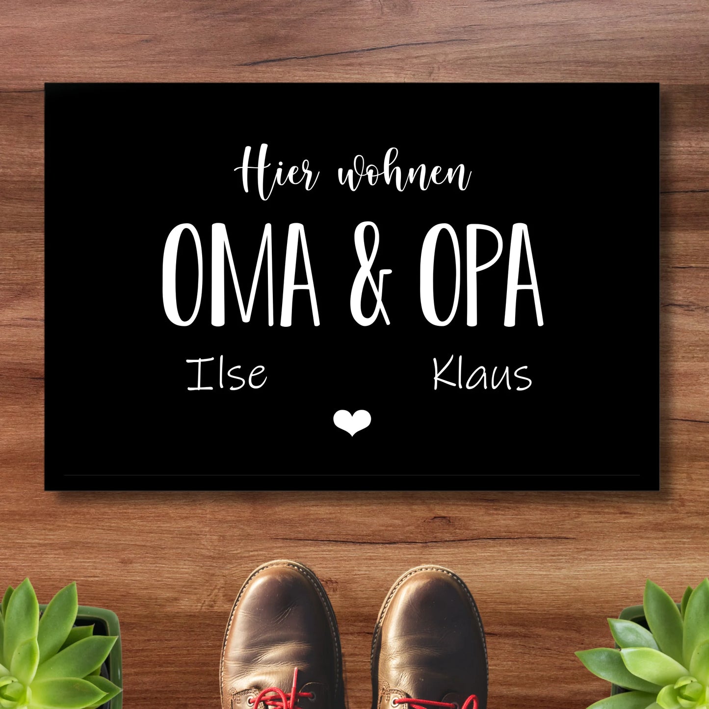 Hier wohnen Oma & Opa - Personalisierte Fußmatte