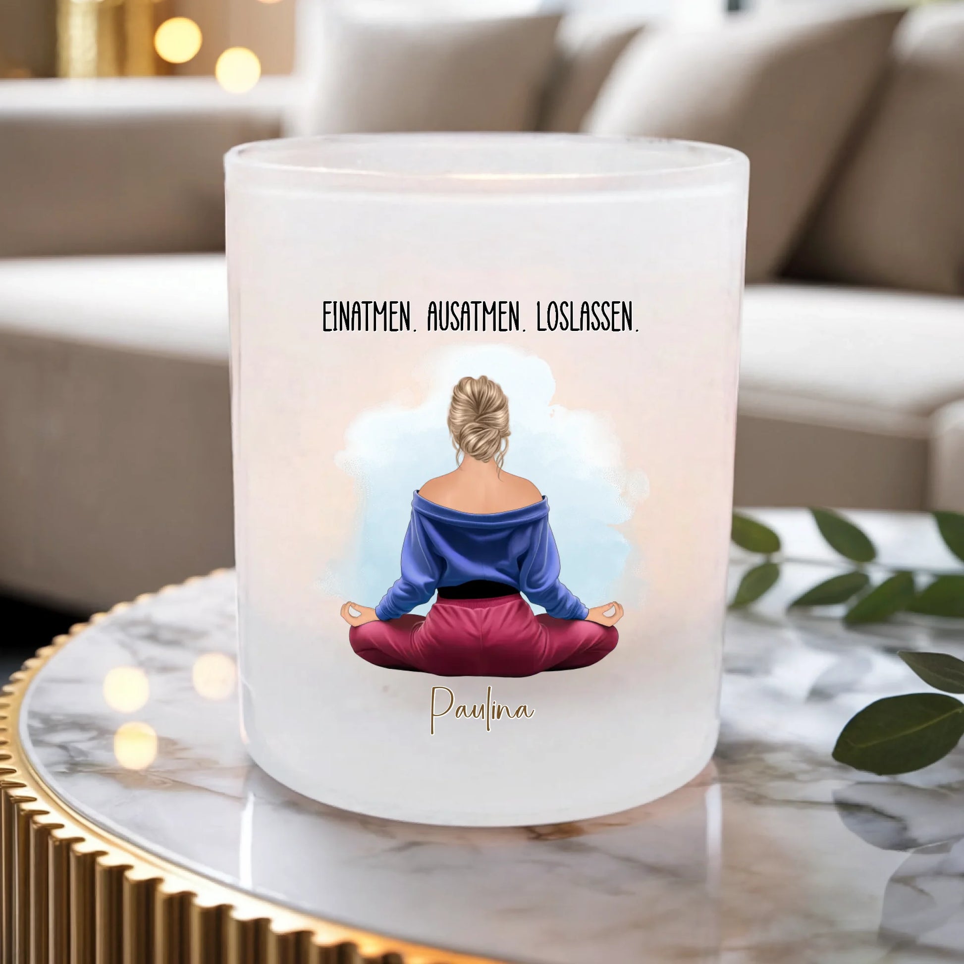 an-elegant-modern-interior-features-a-ma_4vXUuUAPS4i4vLsHLRhpjA_17RQCV7SRFGC5nuOQB-Vdw