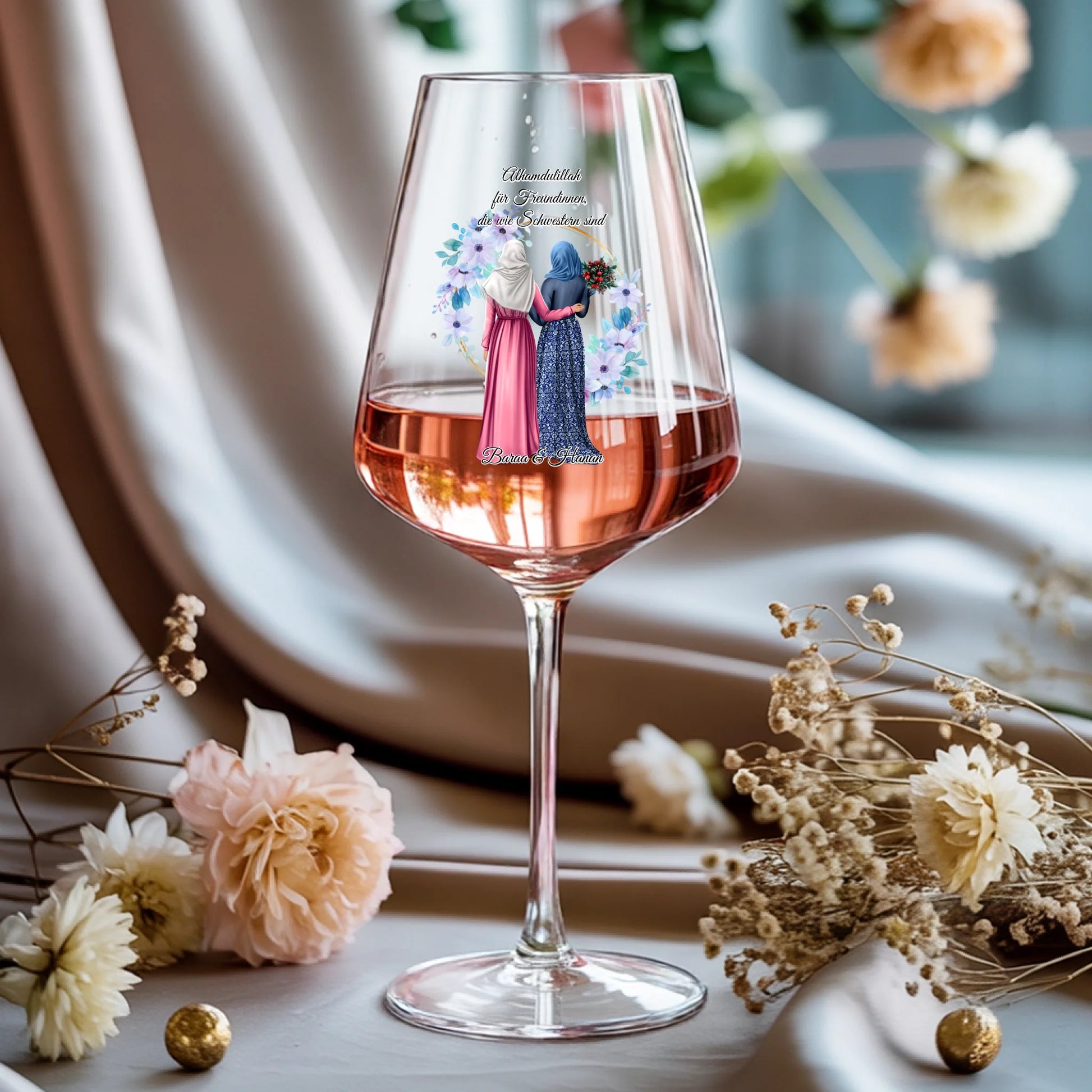 Weinglas-personalisiertes-Geschenk_0015_0002_1_a-rose-wine-glass-rests-gracefully-on-a-_WwBDbCwhQg-KGj6pVA5iqw_pt350IPER