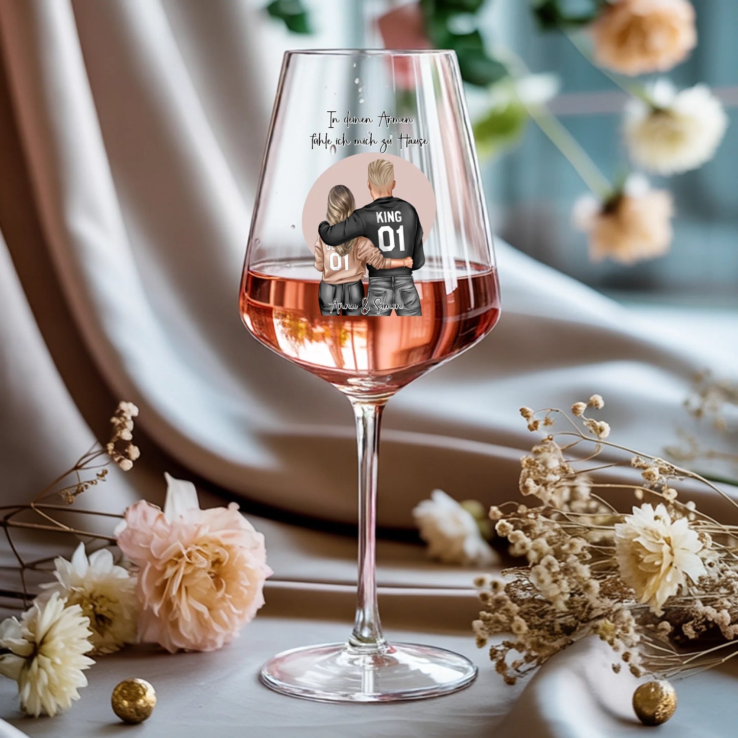 Weinglas-personalisiertes-Geschenk_0015_0002_1_a-rose-wine-glass-rests-gracefully-on-a-_WwBDbCwhQg-KGj6pVA5iqw_pt350IPER