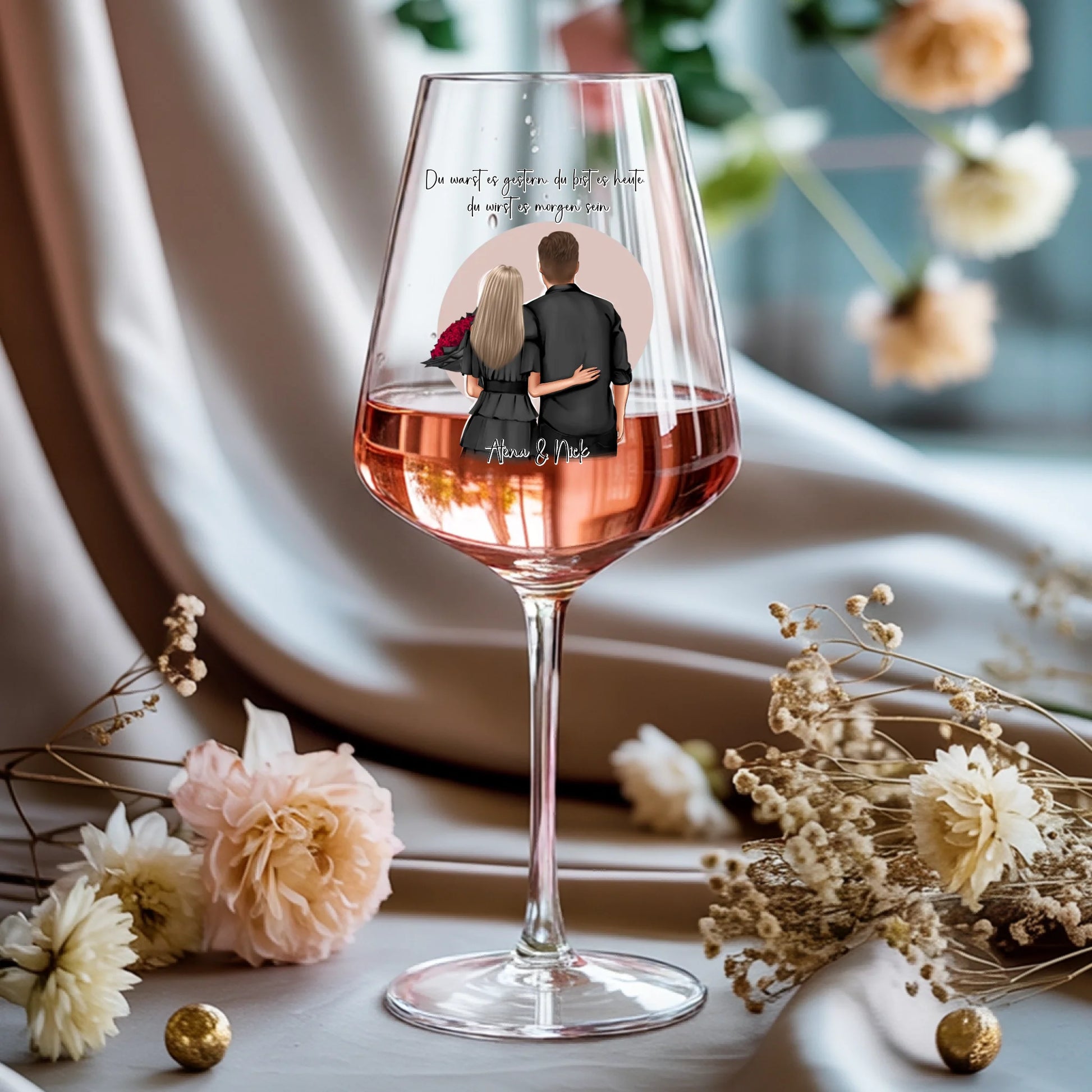 Weinglas-personalisiertes-Geschenk_0015_0002_1_a-rose-wine-glass-rests-gracefully-on-a-_WwBDbCwhQg-KGj6pVA5iqw_pt350IPER