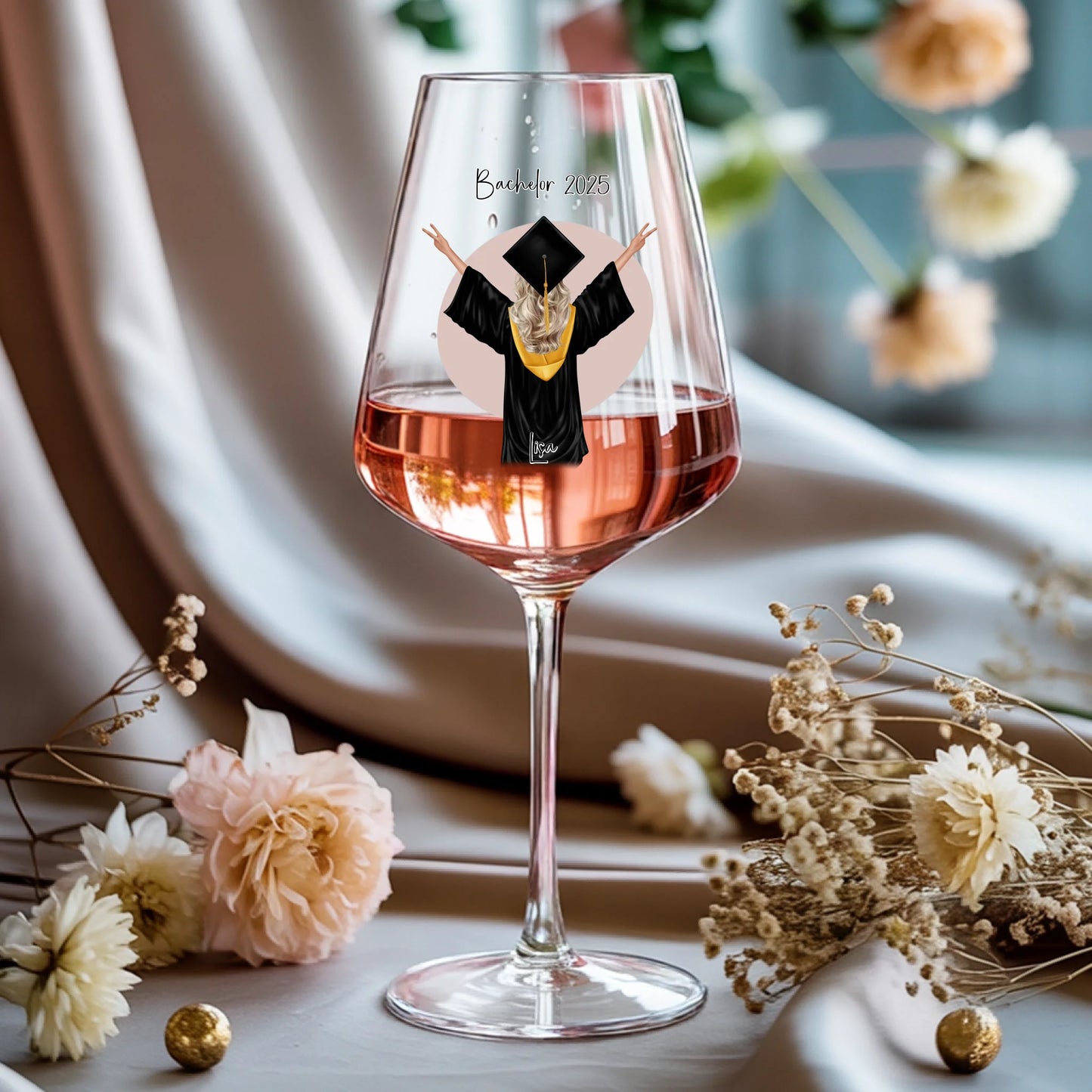 Weinglas-personalisiertes-Geschenk_0015_0002_1_a-rose-wine-glass-rests-gracefully-on-a-_WwBDbCwhQg-KGj6pVA5iqw_pt350IPER