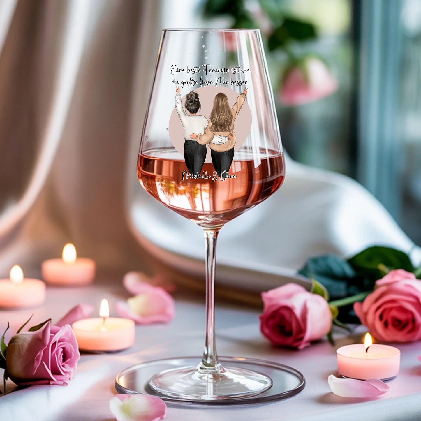 Weinglas-personalisiertes-Geschenk_0005_0004_3_a-soft-white-fabric-background-is-draped_XZk7X2P6QIqx85a1gqN-tg_HVdTCo_ZS