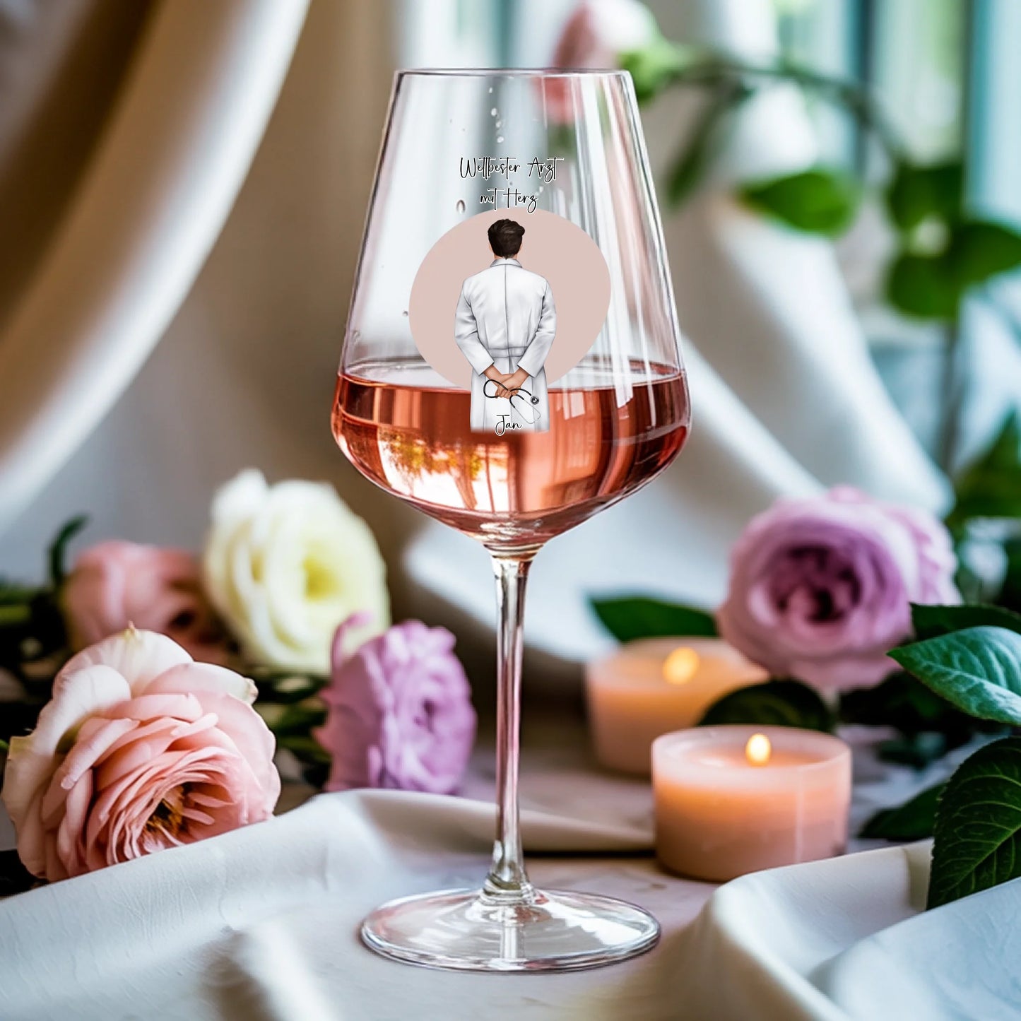Weinglas-personalisiertes-Geschenk_0009_0003_3_a-soft-white-fabric-background-gently-dr_hbbLVLIFT8GJLVhUd2TxWw_twoo2GOIQ