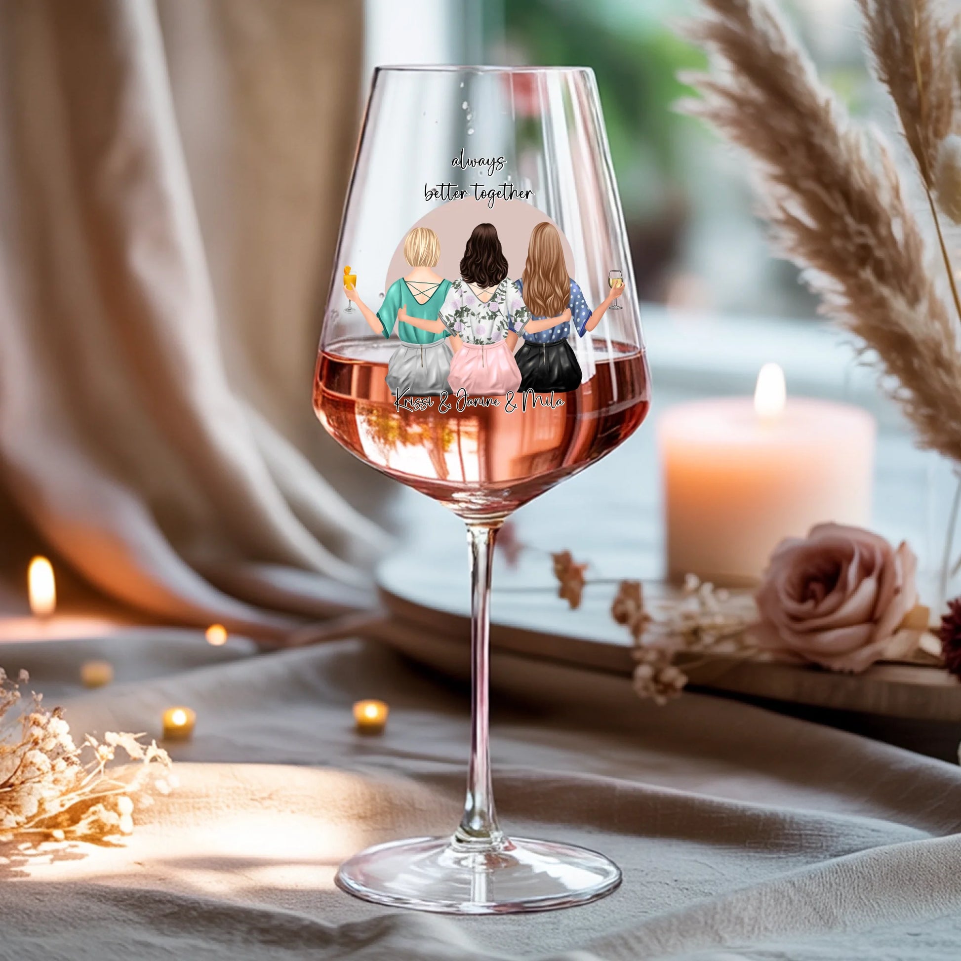 Weinglas-personalisiertes-Geschenk_0016_0001_4_a-beige-linen-background-is-present-show_RJhkBPeTRSyjbNEGHdymYg_WiXDhaHnQ