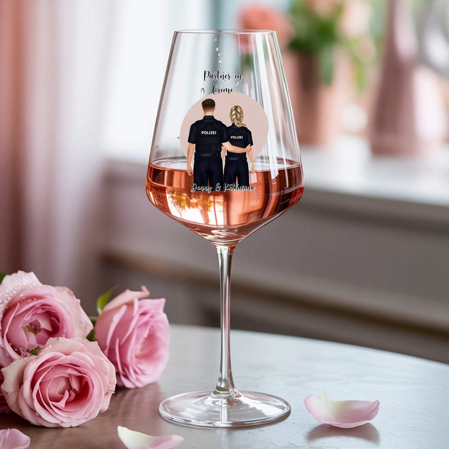 Weinglas-personalisiertes-Geschenk_0000_0006_1_a-photograph-of-a-delicate-v-shaped-rose_mwM5Q8Z9T46EGNCtUewCTw_vT0xAXktR