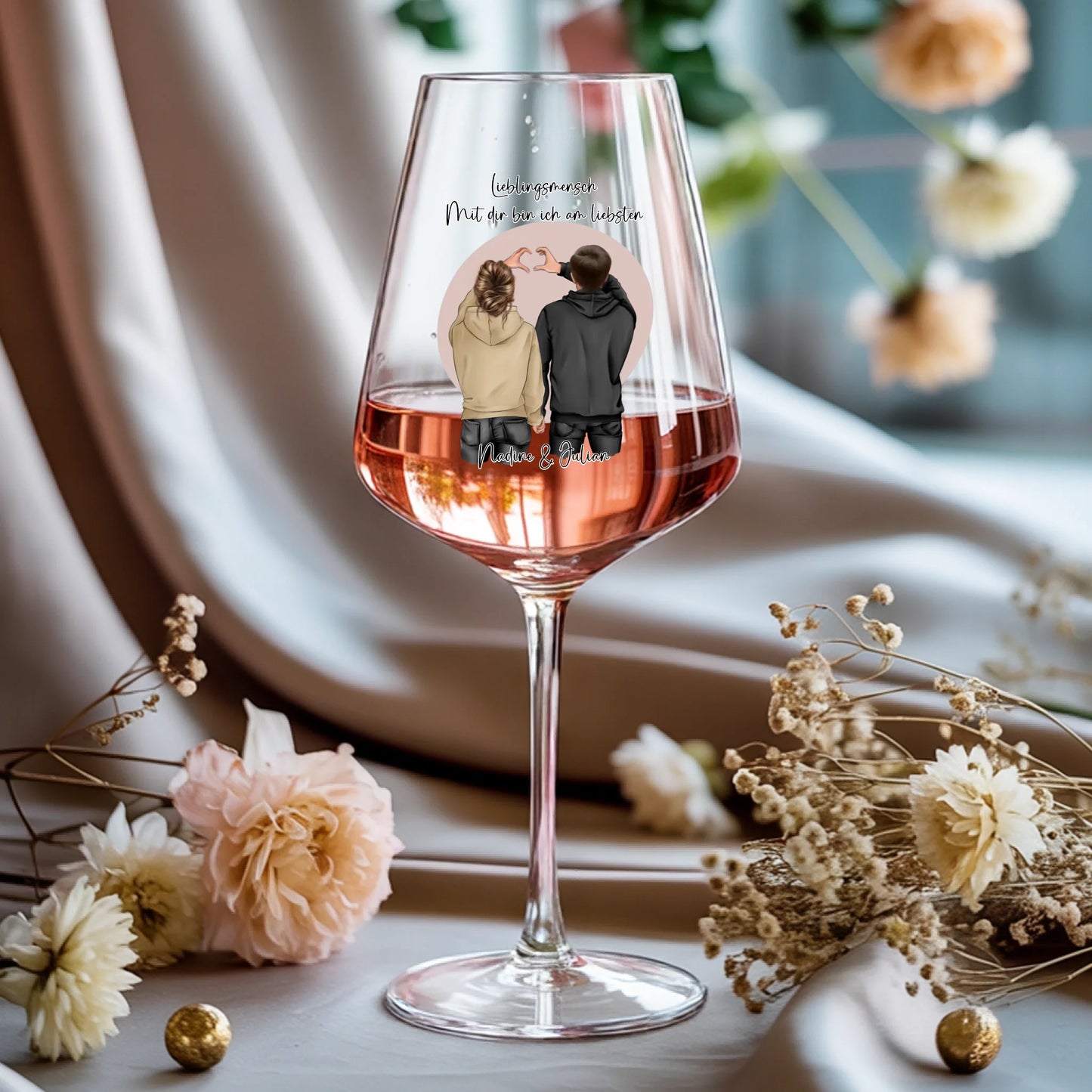 Weinglas-personalisiertes-Geschenk_0015_0002_1_a-rose-wine-glass-rests-gracefully-on-a-_WwBDbCwhQg-KGj6pVA5iqw_pt350IPER