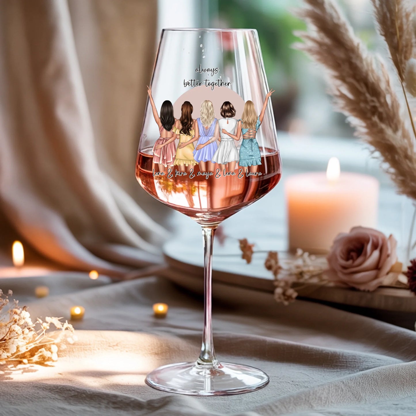 Weinglas-personalisiertes-Geschenk_0016_0001_4_a-beige-linen-background-is-present-show_RJhkBPeTRSyjbNEGHdymYg_WiXDhaHnQ
