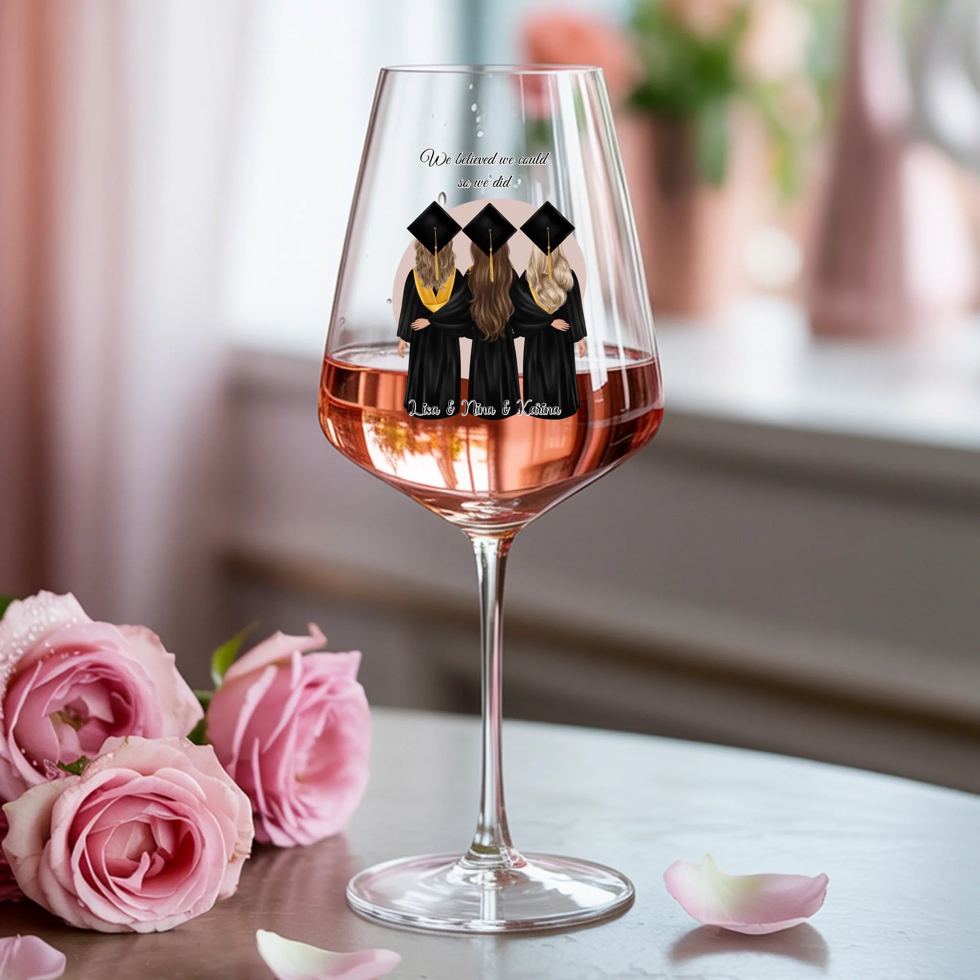 Weinglas-personalisiertes-Geschenk_0000_0006_1_a-photograph-of-a-delicate-v-shaped-rose_mwM5Q8Z9T46EGNCtUewCTw_vT0xAXktR