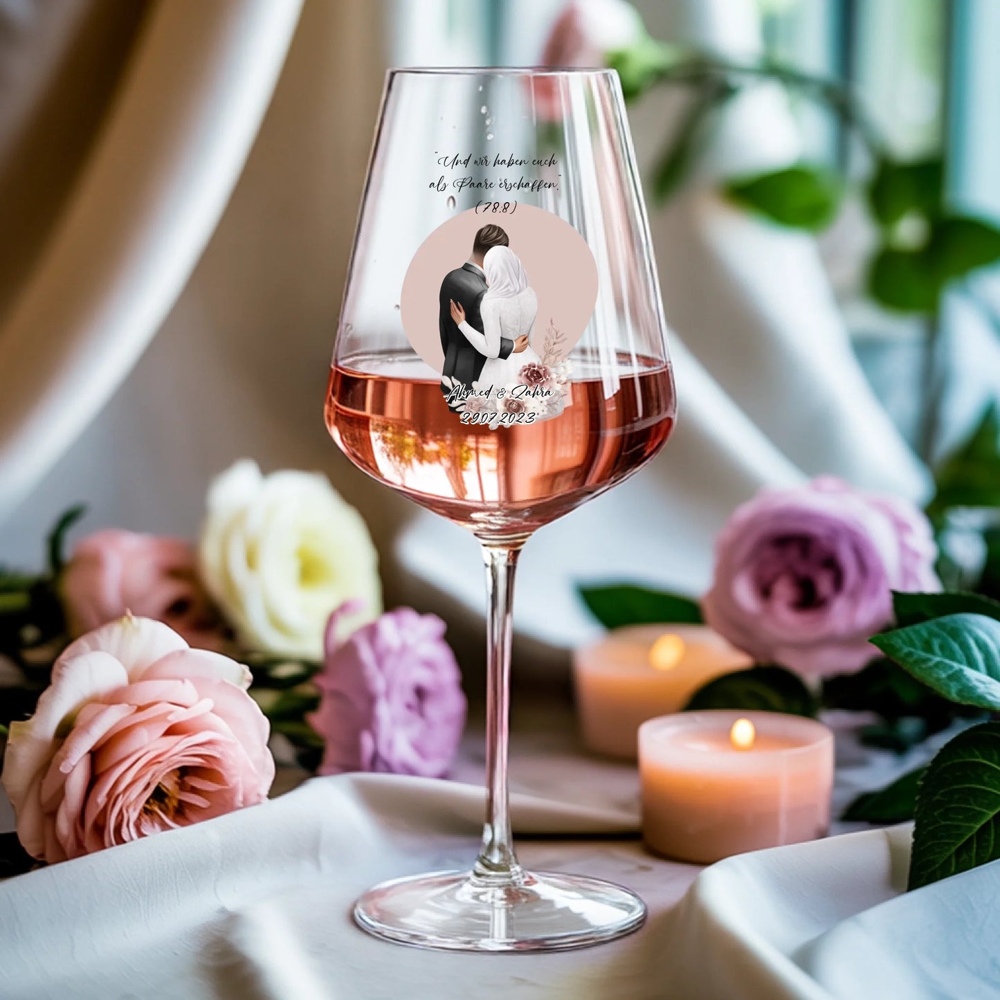 Weinglas-personalisiertes-Geschenk_0009_0003_3_a-soft-white-fabric-background-gently-dr_hbbLVLIFT8GJLVhUd2TxWw_twoo2GOIQ