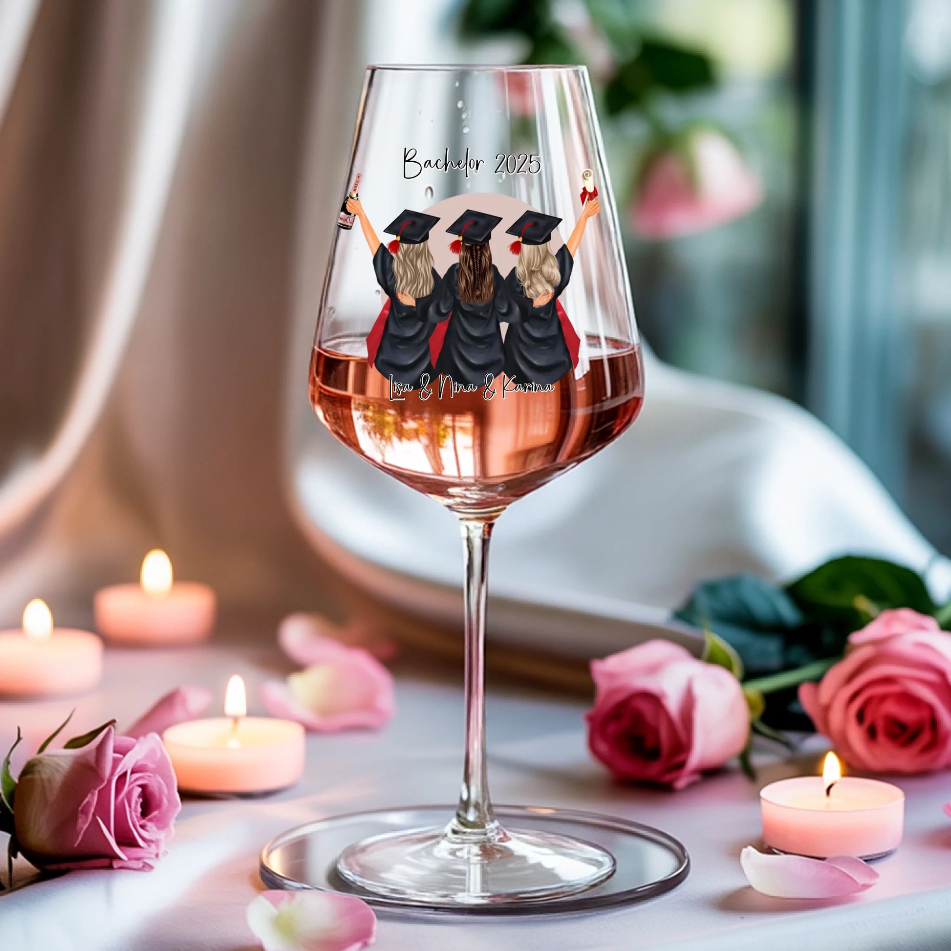 Weinglas-personalisiertes-Geschenk_0005_0004_3_a-soft-white-fabric-background-is-draped_XZk7X2P6QIqx85a1gqN-tg_HVdTCo_ZS