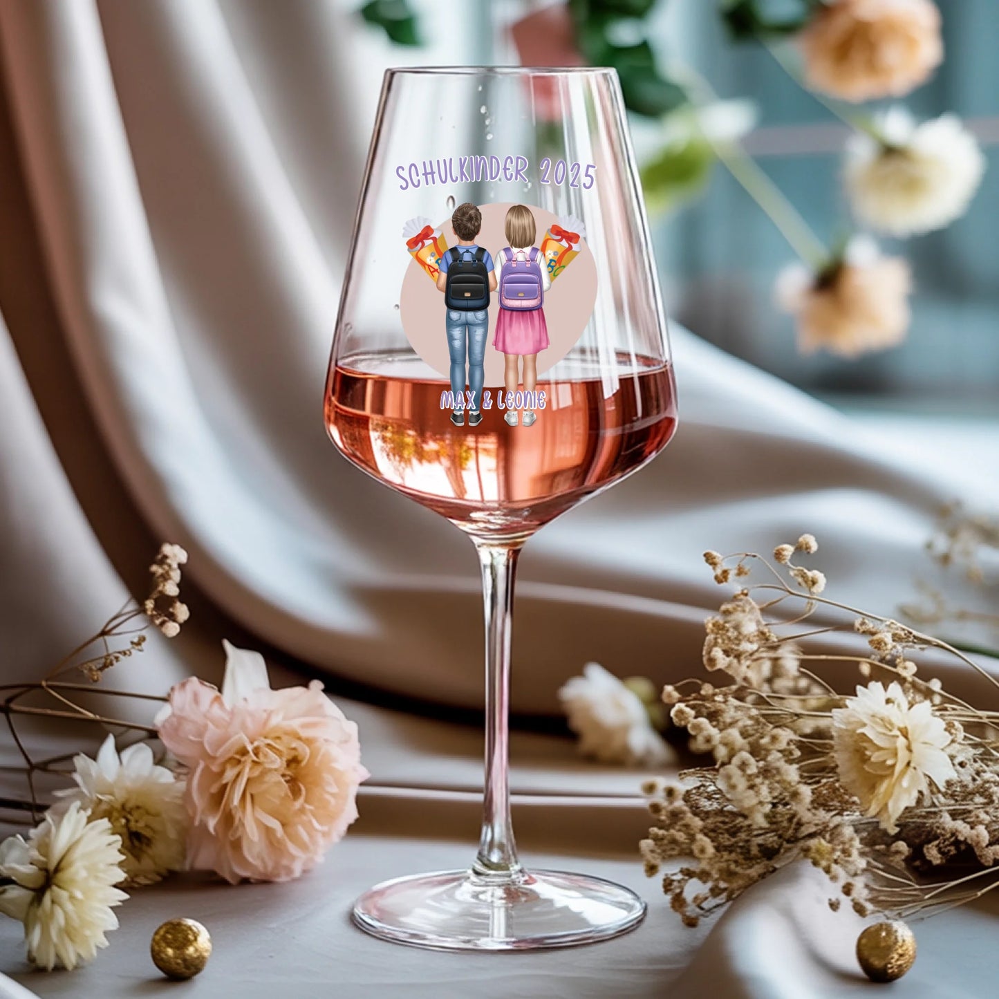 Weinglas-personalisiertes-Geschenk_0015_0002_1_a-rose-wine-glass-rests-gracefully-on-a-_WwBDbCwhQg-KGj6pVA5iqw_pt350IPER