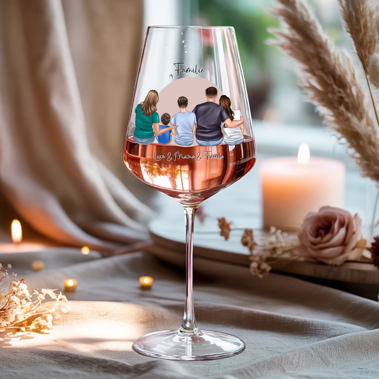 Weinglas-personalisiertes-Geschenk_0016_0001_4_a-beige-linen-background-is-present-show_RJhkBPeTRSyjbNEGHdymYg_WiXDhaHnQ
