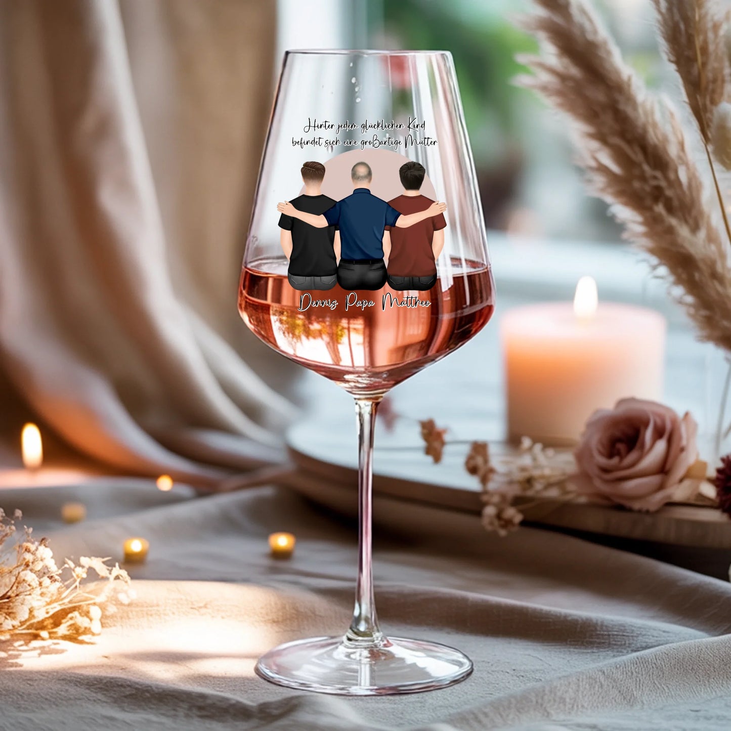 Weinglas-personalisiertes-Geschenk_0016_0001_4_a-beige-linen-background-is-present-show_RJhkBPeTRSyjbNEGHdymYg_WiXDhaHnQ