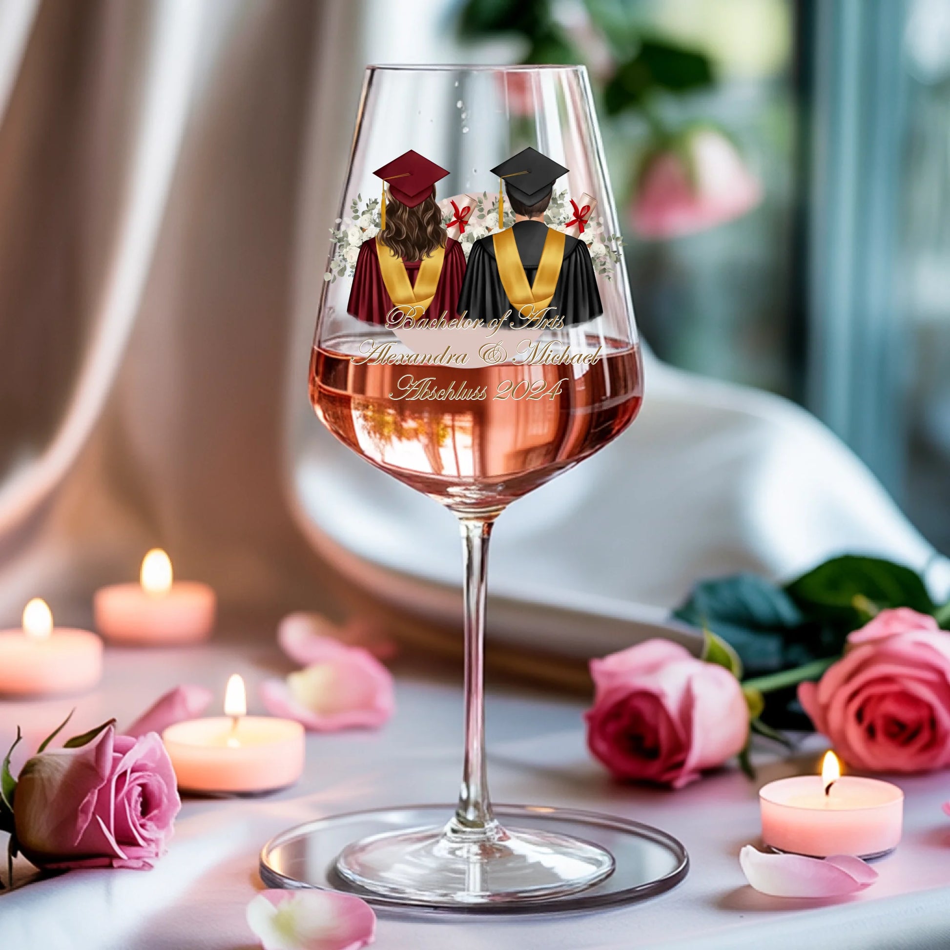 Weinglas-personalisiertes-Geschenk_0005_0004_3_a-soft-white-fabric-background-is-draped_XZk7X2P6QIqx85a1gqN-tg_HVdTCo_ZS