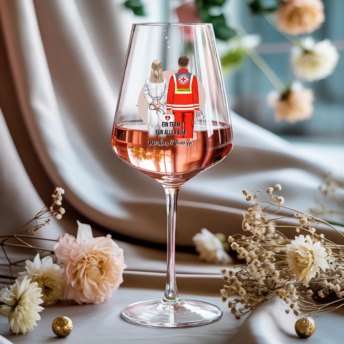 Weinglas-personalisiertes-Geschenk_0015_0002_1_a-rose-wine-glass-rests-gracefully-on-a-_WwBDbCwhQg-KGj6pVA5iqw_pt350IPER