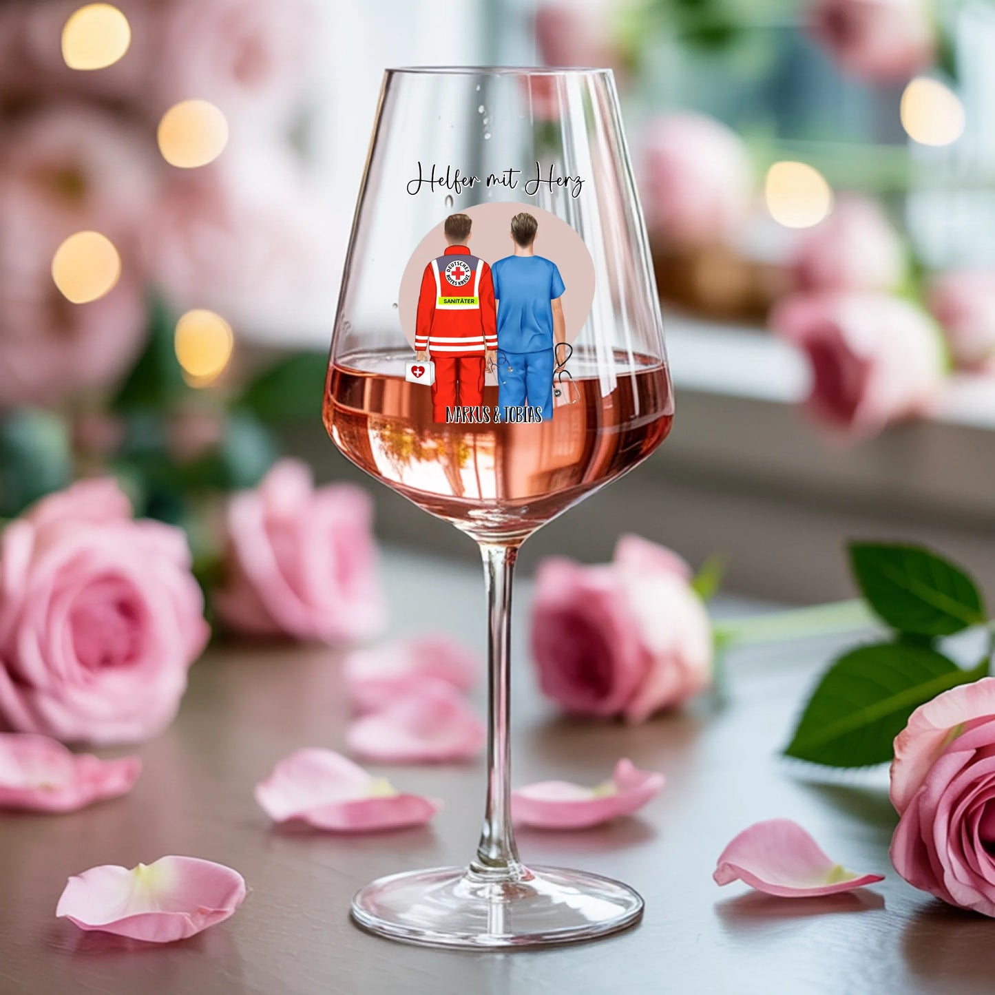 Weinglas-personalisiertes-Geschenk_0003_0005_2_a-soft-feminine-background-with-scattere_Pys1NVnvS-eulXehBk-dLQ_GueaOQ5LQ