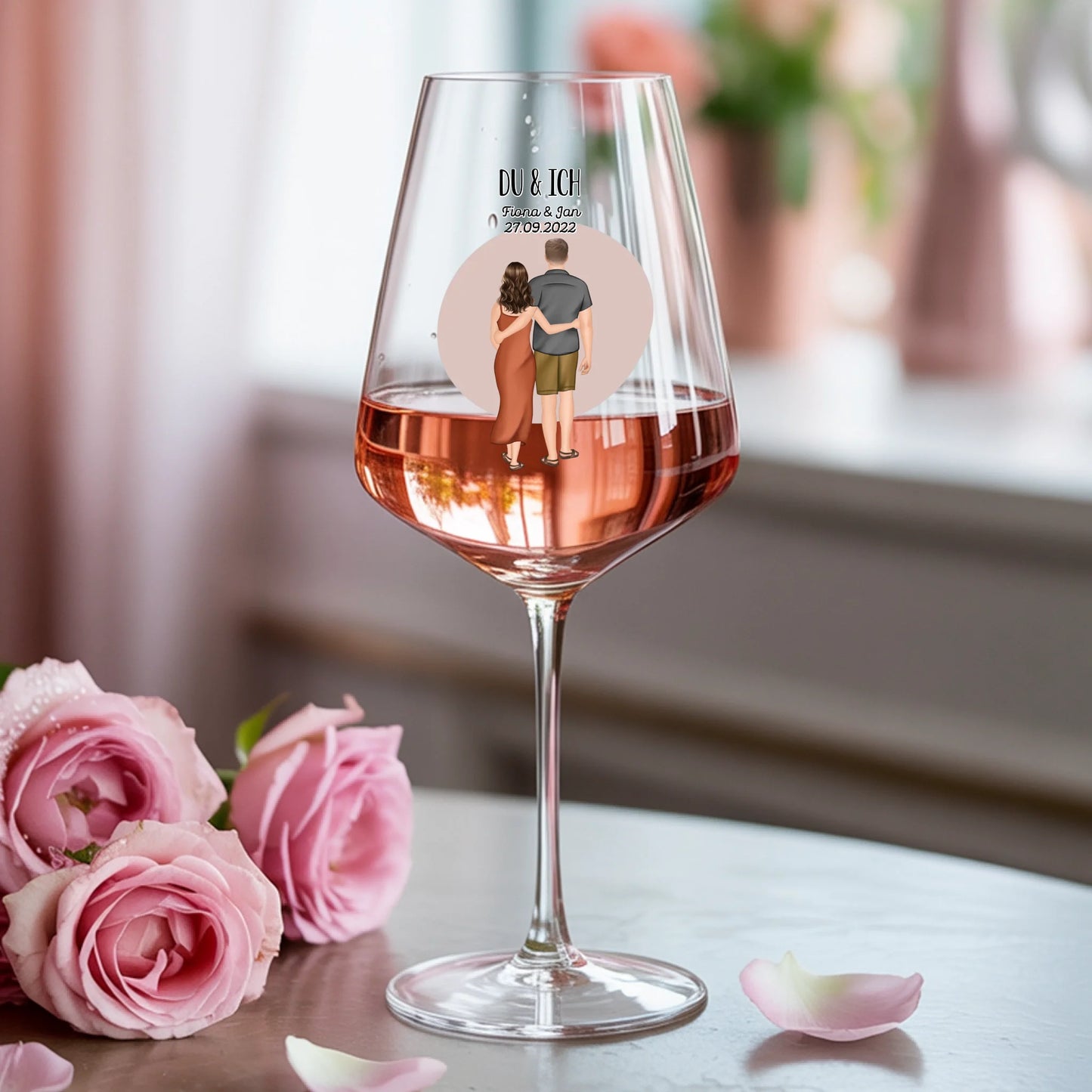 Weinglas-personalisiertes-Geschenk_0000_0006_1_a-photograph-of-a-delicate-v-shaped-rose_mwM5Q8Z9T46EGNCtUewCTw_vT0xAXktR