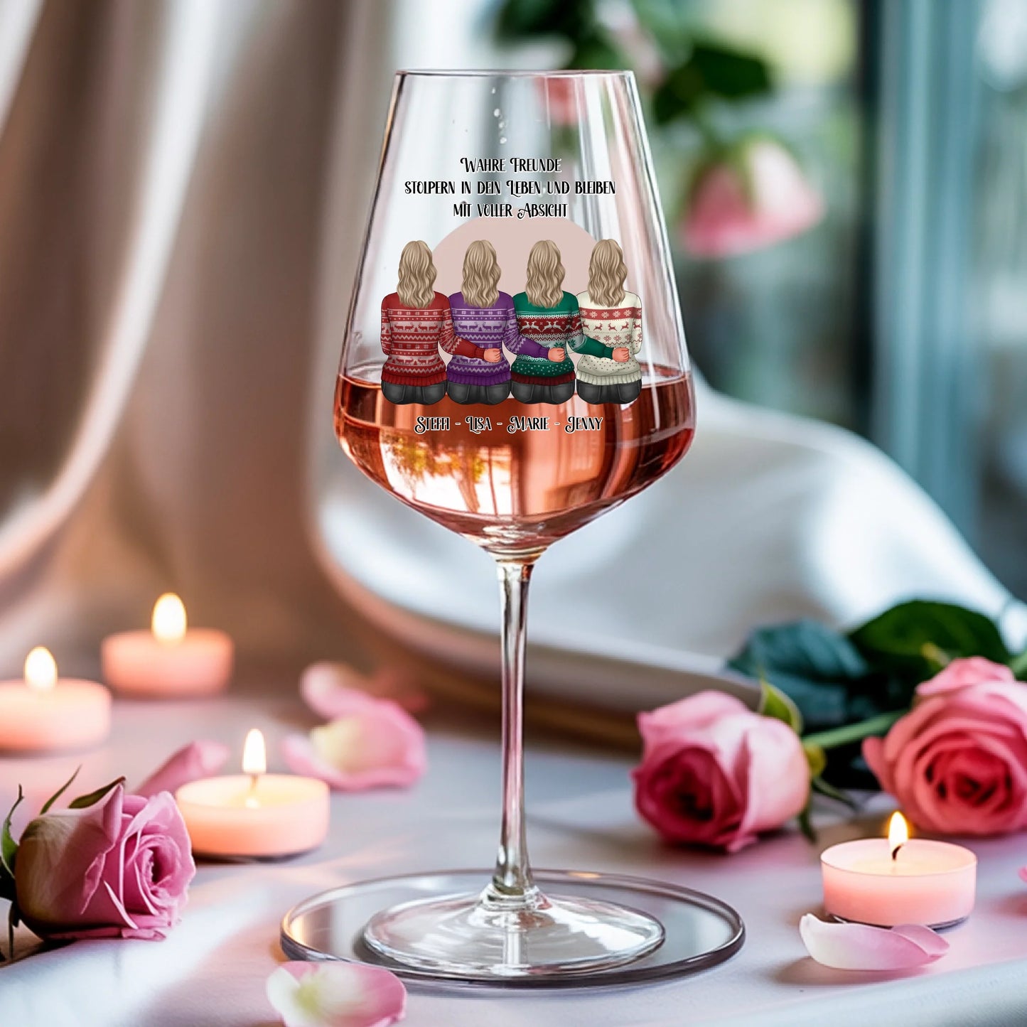 Weinglas-personalisiertes-Geschenk_0005_0004_3_a-soft-white-fabric-background-is-draped_XZk7X2P6QIqx85a1gqN-tg_HVdTCo_ZS