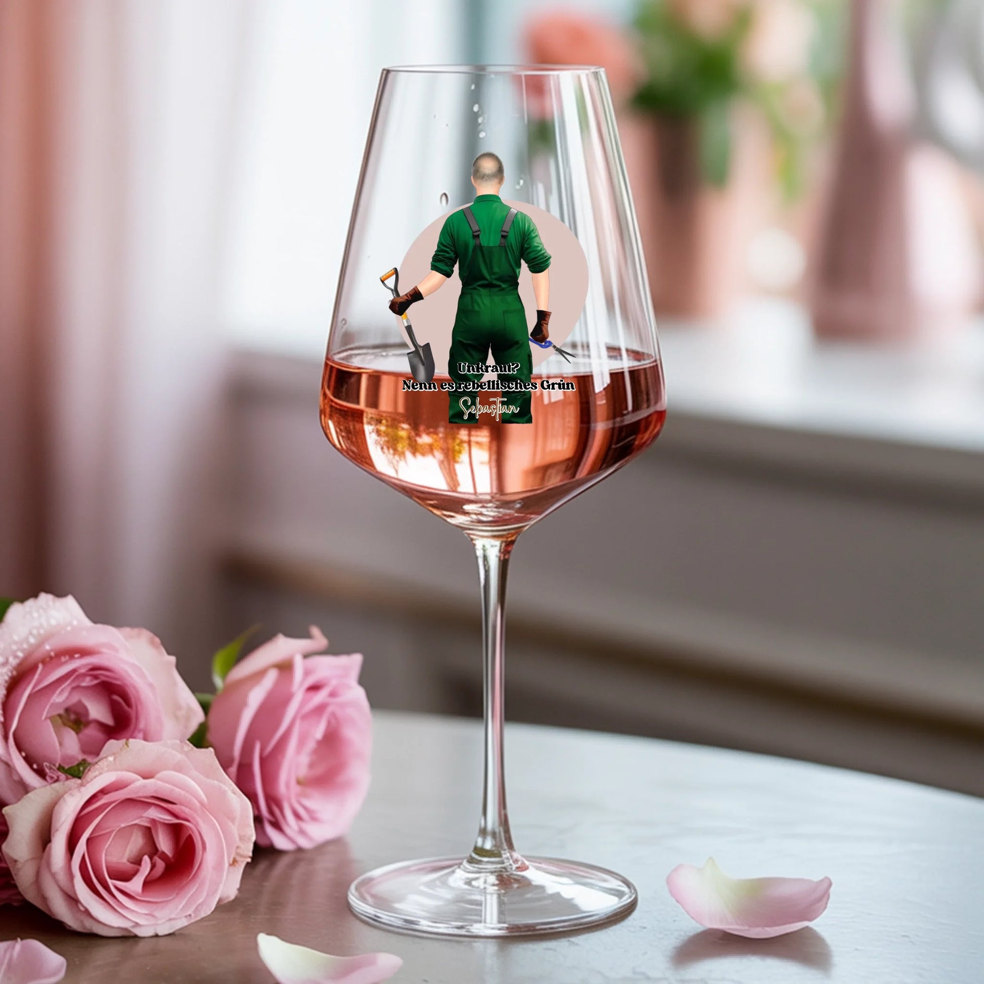 Weinglas-personalisiertes-Geschenk_0000_0006_1_a-photograph-of-a-delicate-v-shaped-rose_mwM5Q8Z9T46EGNCtUewCTw_vT0xAXktR