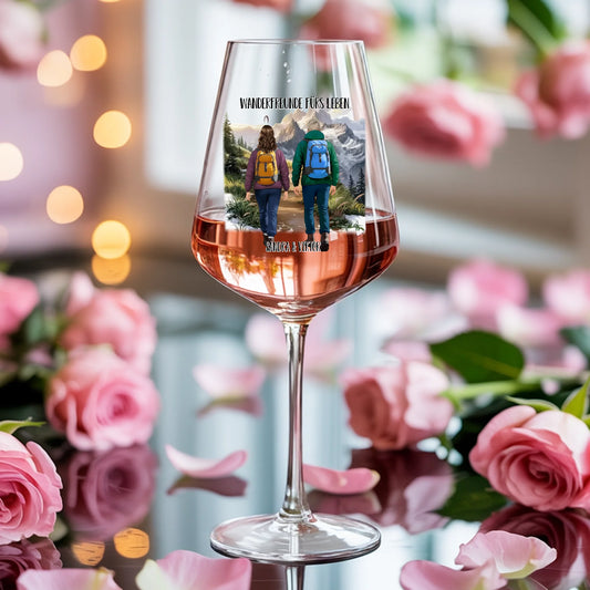 Weinglas-personalisiertes-Geschenk_0001_0005_4_a-soft-feminine-background-with-scattere_xm_0QyjqT3iTLYWU3hXWAA_GueaOQ5LQ