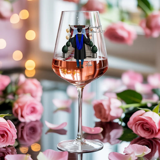 Weinglas-personalisiertes-Geschenk_0001_0005_4_a-soft-feminine-background-with-scattere_xm_0QyjqT3iTLYWU3hXWAA_GueaOQ5LQ