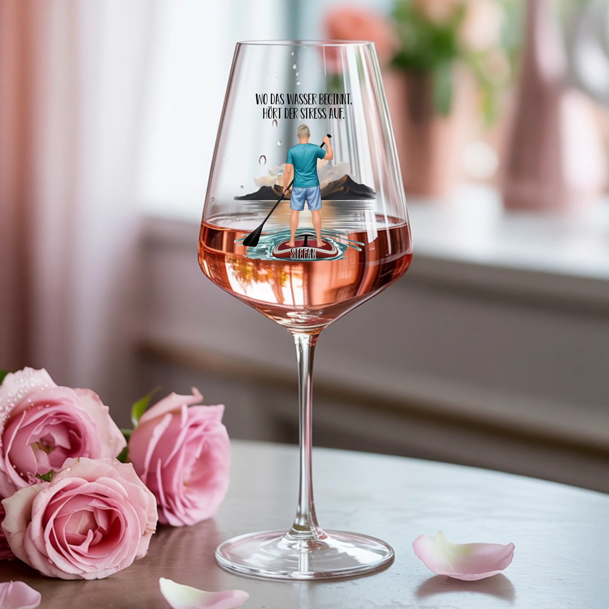 Weinglas-personalisiertes-Geschenk_0000_0006_1_a-photograph-of-a-delicate-v-shaped-rose_mwM5Q8Z9T46EGNCtUewCTw_vT0xAXktR