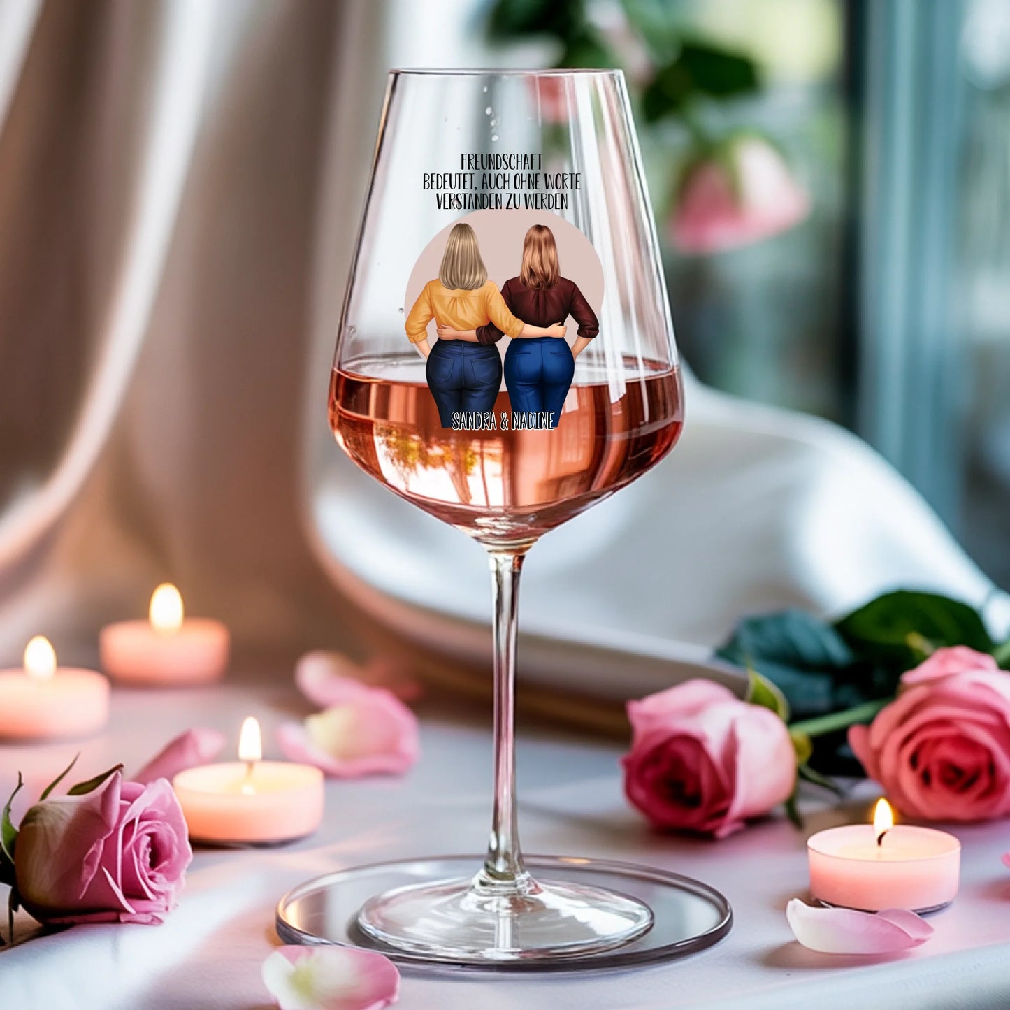 Weinglas-personalisiertes-Geschenk_0005_0004_3_a-soft-white-fabric-background-is-draped_XZk7X2P6QIqx85a1gqN-tg_HVdTCo_ZS