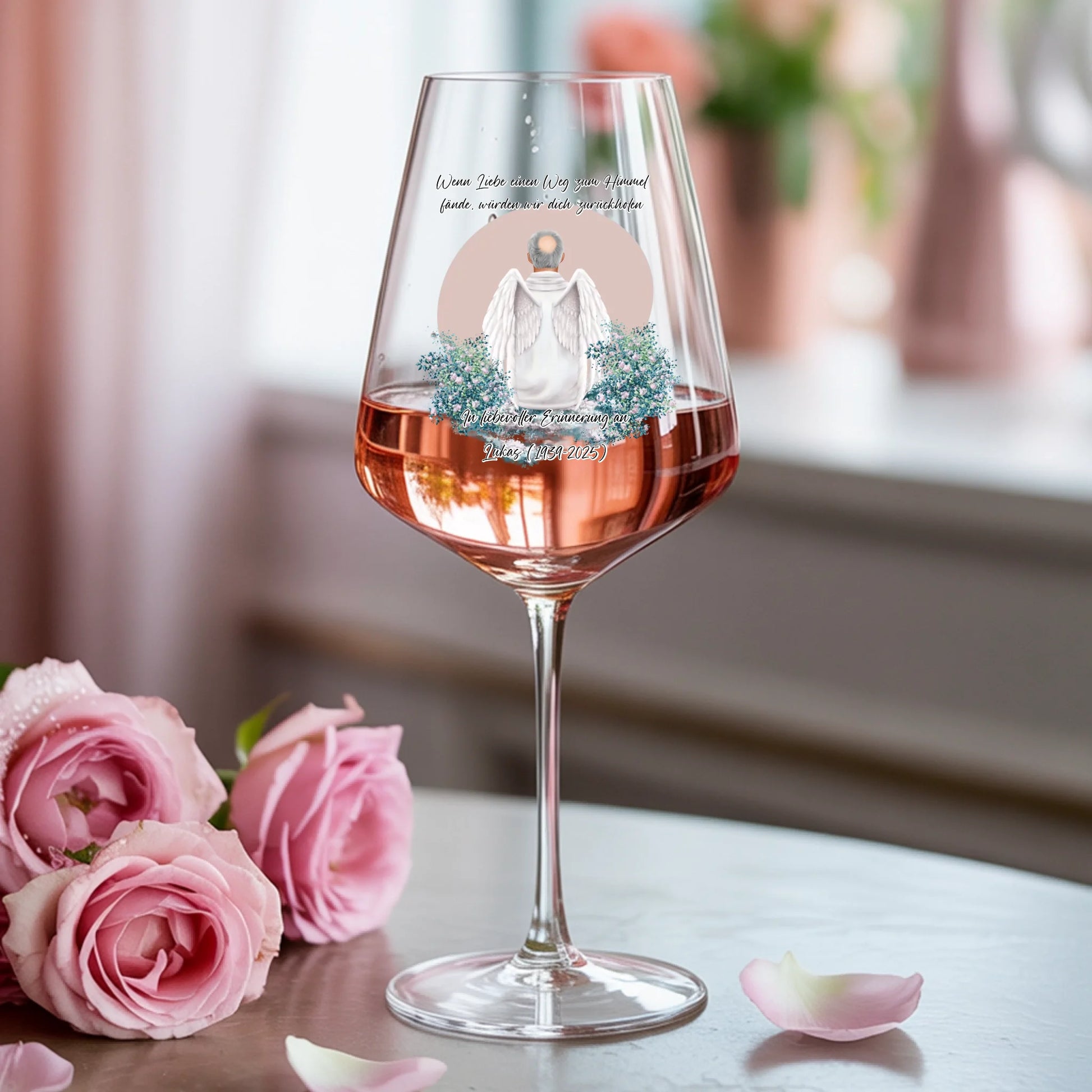Weinglas-personalisiertes-Geschenk_0000_0006_1_a-photograph-of-a-delicate-v-shaped-rose_mwM5Q8Z9T46EGNCtUewCTw_vT0xAXktR