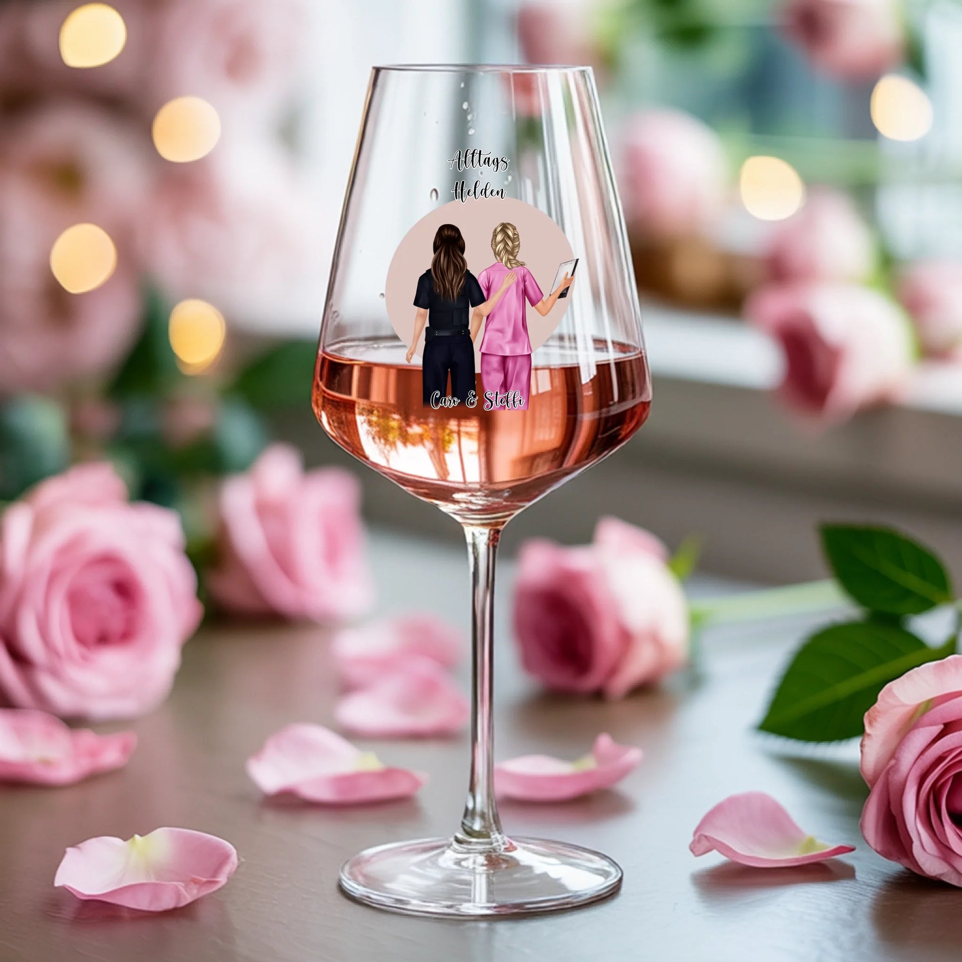 Weinglas-personalisiertes-Geschenk_0003_0005_2_a-soft-feminine-background-with-scattere_Pys1NVnvS-eulXehBk-dLQ_GueaOQ5LQ