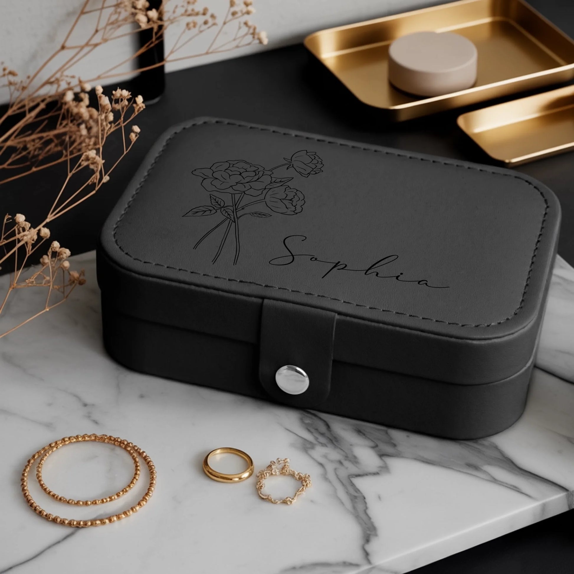 0023_1_a-luxurious-indoor-setup-features-a-jewe_mCg2lO5jQQaoBpsmmmh2-Q_8TMFauQtSa-Y2qQ9xFkseg