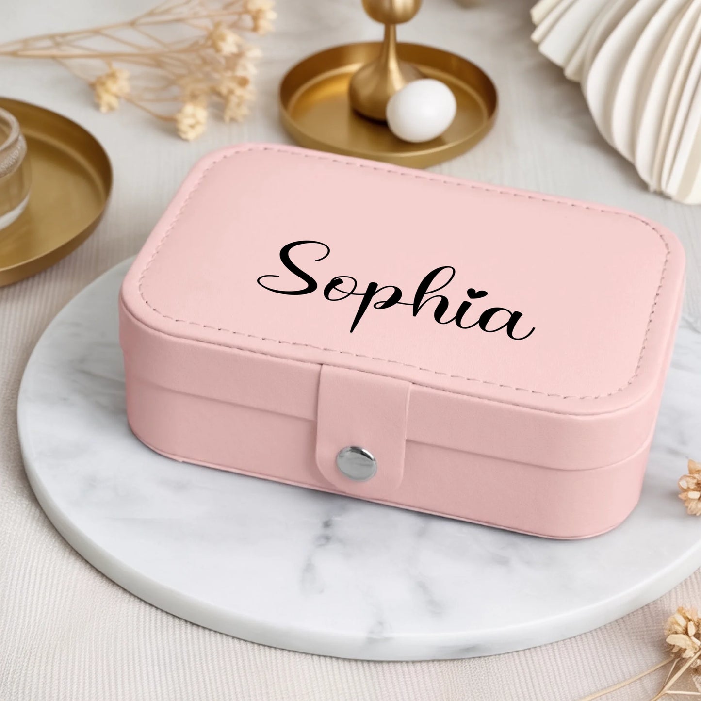 0008_3_a-luxurious-indoor-setup-is-present-feat_C3I5-DR7TiW7kGAuU1d-Eg_wsLFoR3jTTOdmMnwONJL9Q