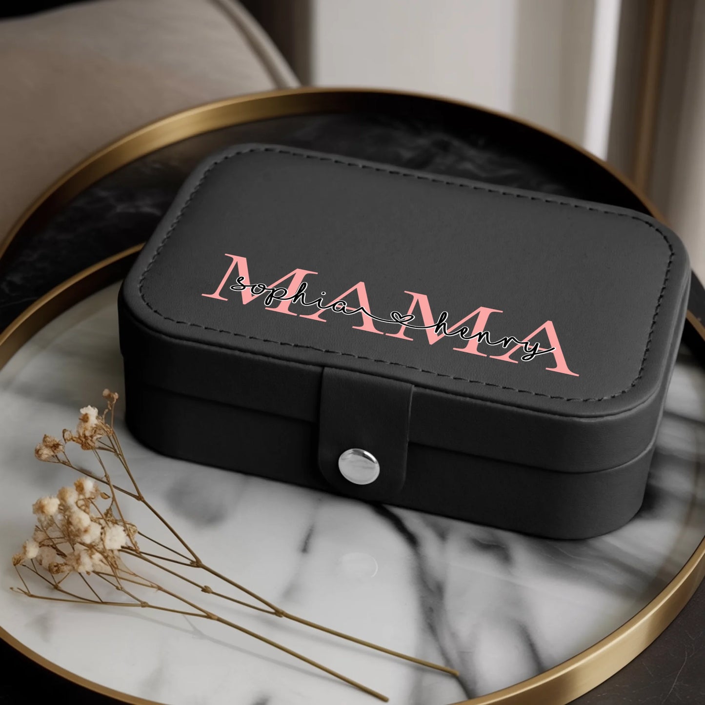 0024_1_a-luxurious-indoor-setup-for-a-jewelry-b_dSXTMwNTTnWI3g3almMLew_ZwZmykbaTKysEmc53pnDgw