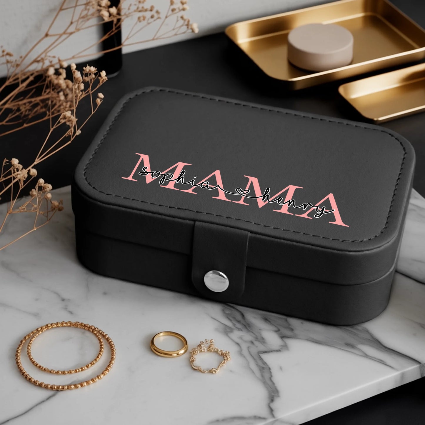 0023_1_a-luxurious-indoor-setup-features-a-jewe_mCg2lO5jQQaoBpsmmmh2-Q_8TMFauQtSa-Y2qQ9xFkseg