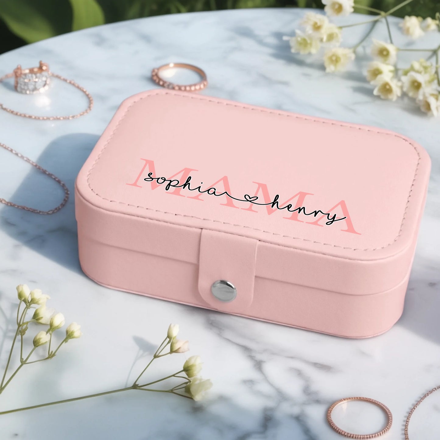 0004_2_a-jewelry-box-placed-on-a-white-marble-t_cfF8IK1ZQCOxoYEypMyOOw_USlxv3QBRxqn6T2yRiv7lQ