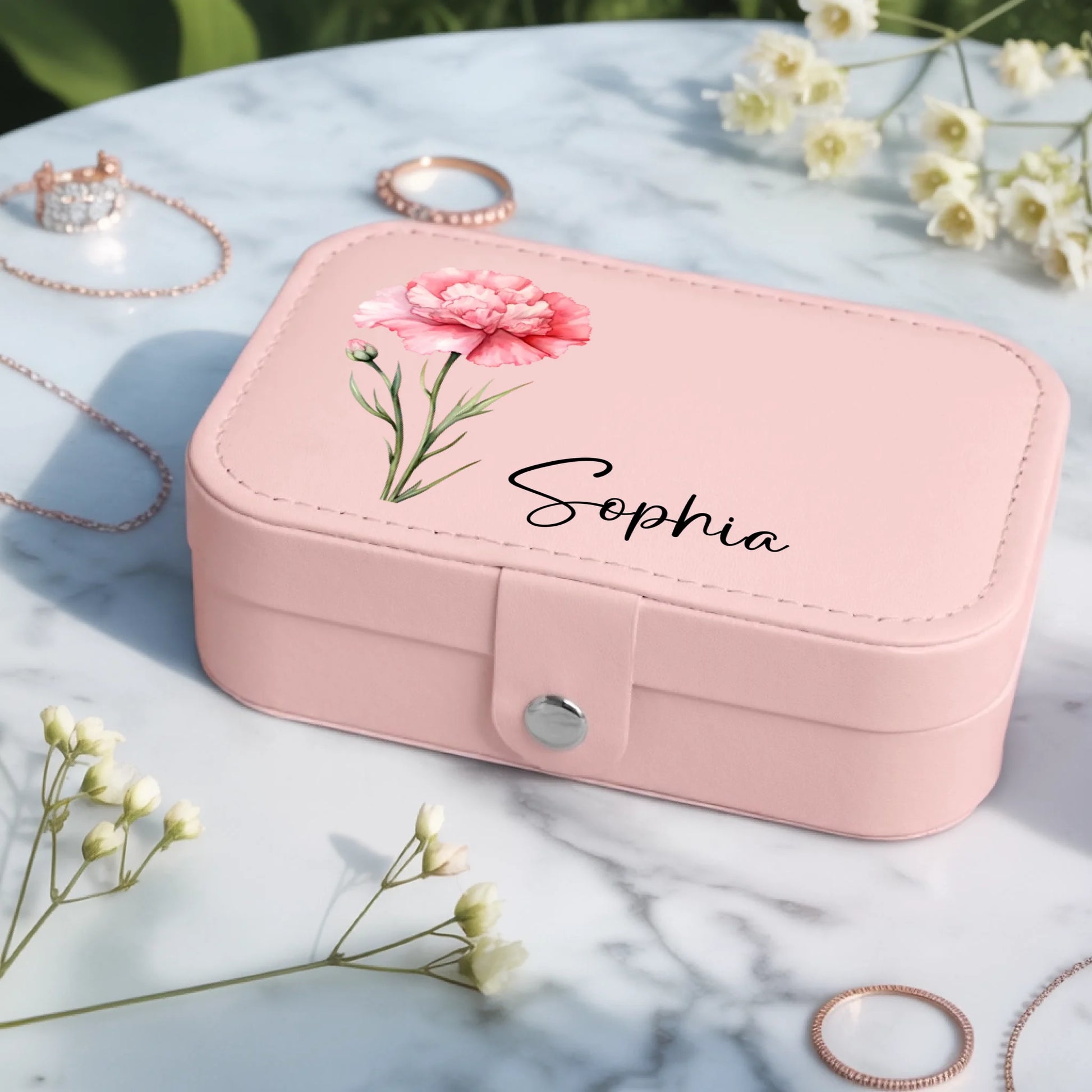 0004_2_a-jewelry-box-placed-on-a-white-marble-t_cfF8IK1ZQCOxoYEypMyOOw_USlxv3QBRxqn6T2yRiv7lQ