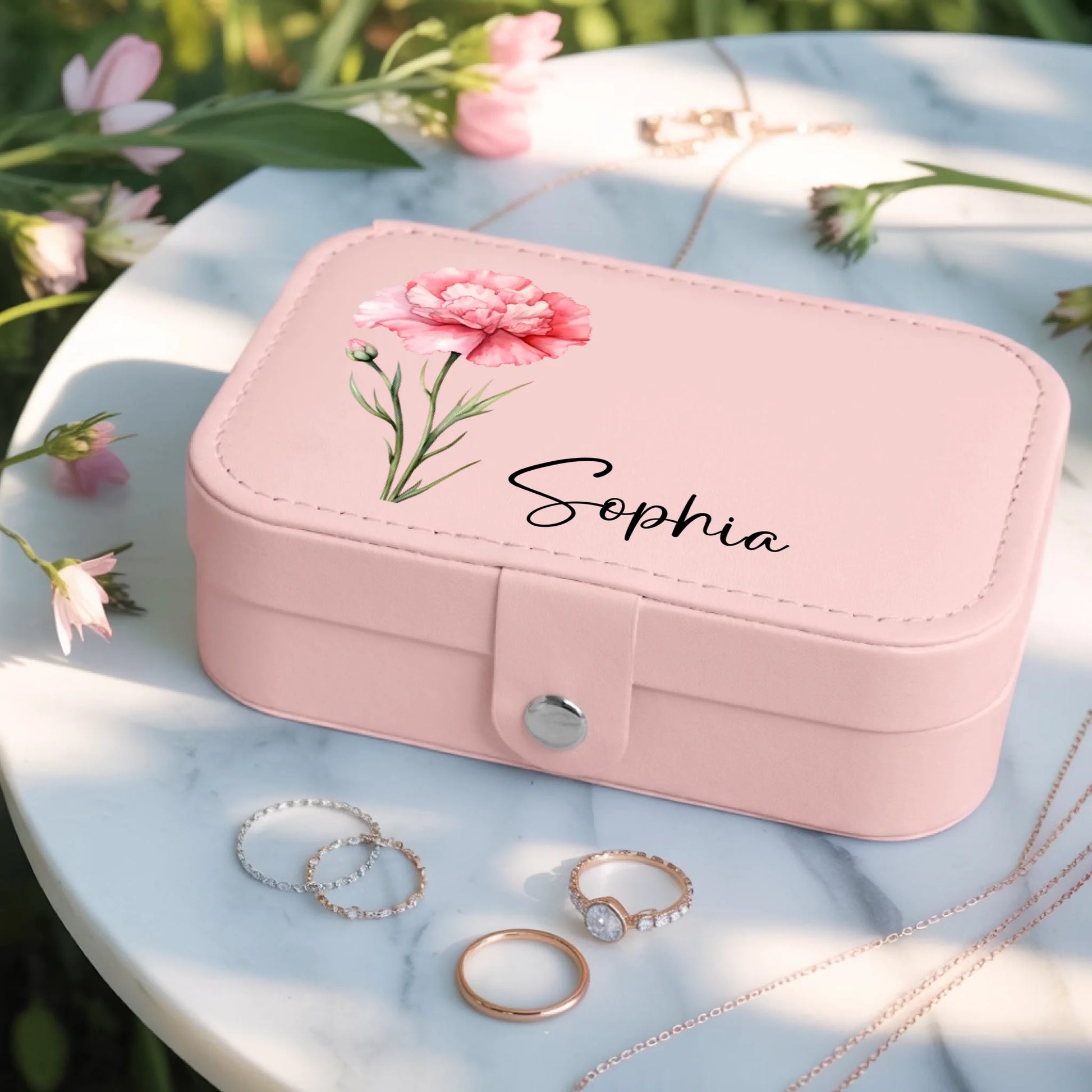 0004_3_a-jewelry-box-placed-on-a-white-marble-t_7BBO_6ExS9yPr9mAKNsUCw_USlxv3QBRxqn6T2yRiv7lQ