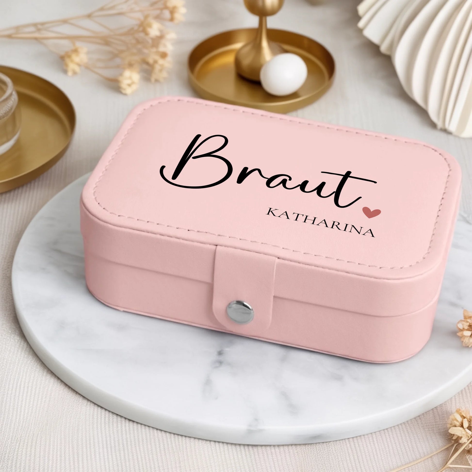 0008_3_a-luxurious-indoor-setup-is-present-feat_C3I5-DR7TiW7kGAuU1d-Eg_wsLFoR3jTTOdmMnwONJL9Q