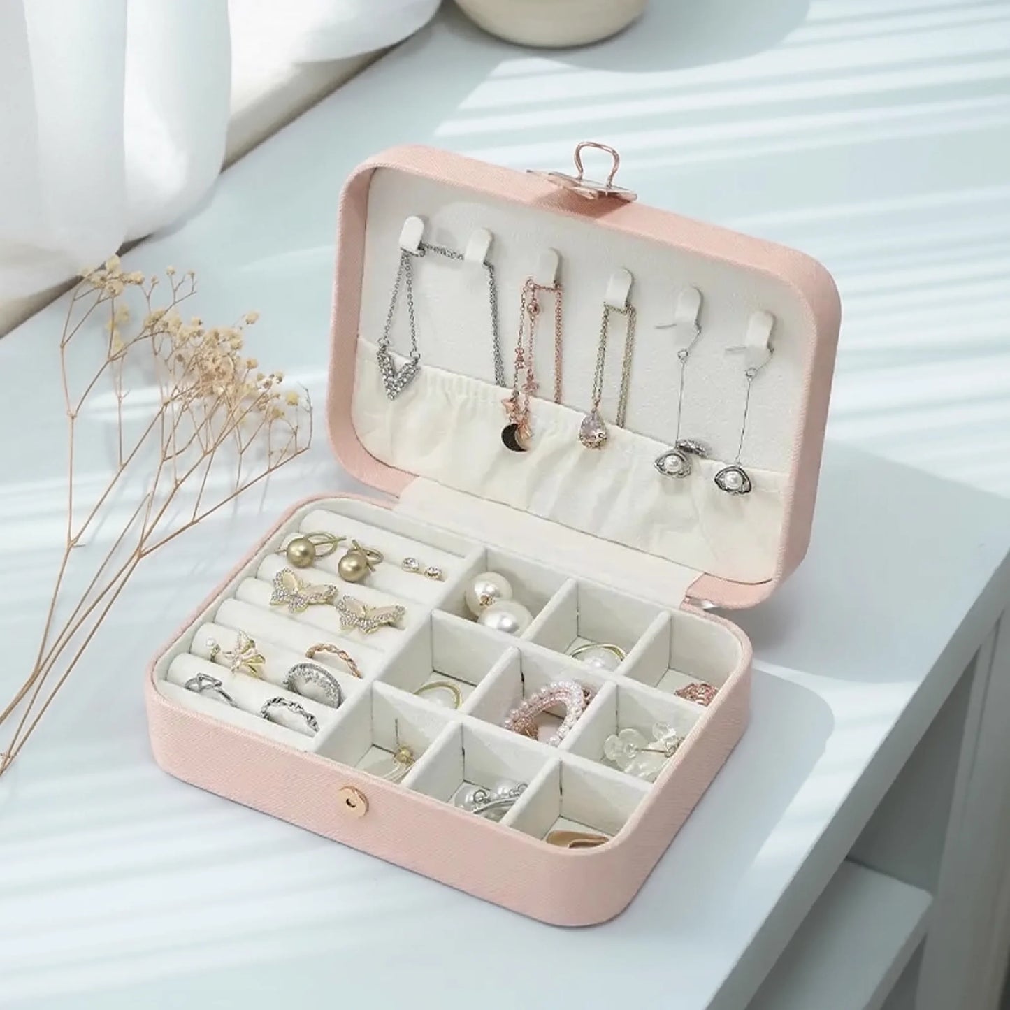 0017_1_the-scene-unfolds-on-a-bright-white-tabl_Z5itrT1NQYa18d_b7HXfOg_x5kxhAwrSWa-2F4sL6nZEg