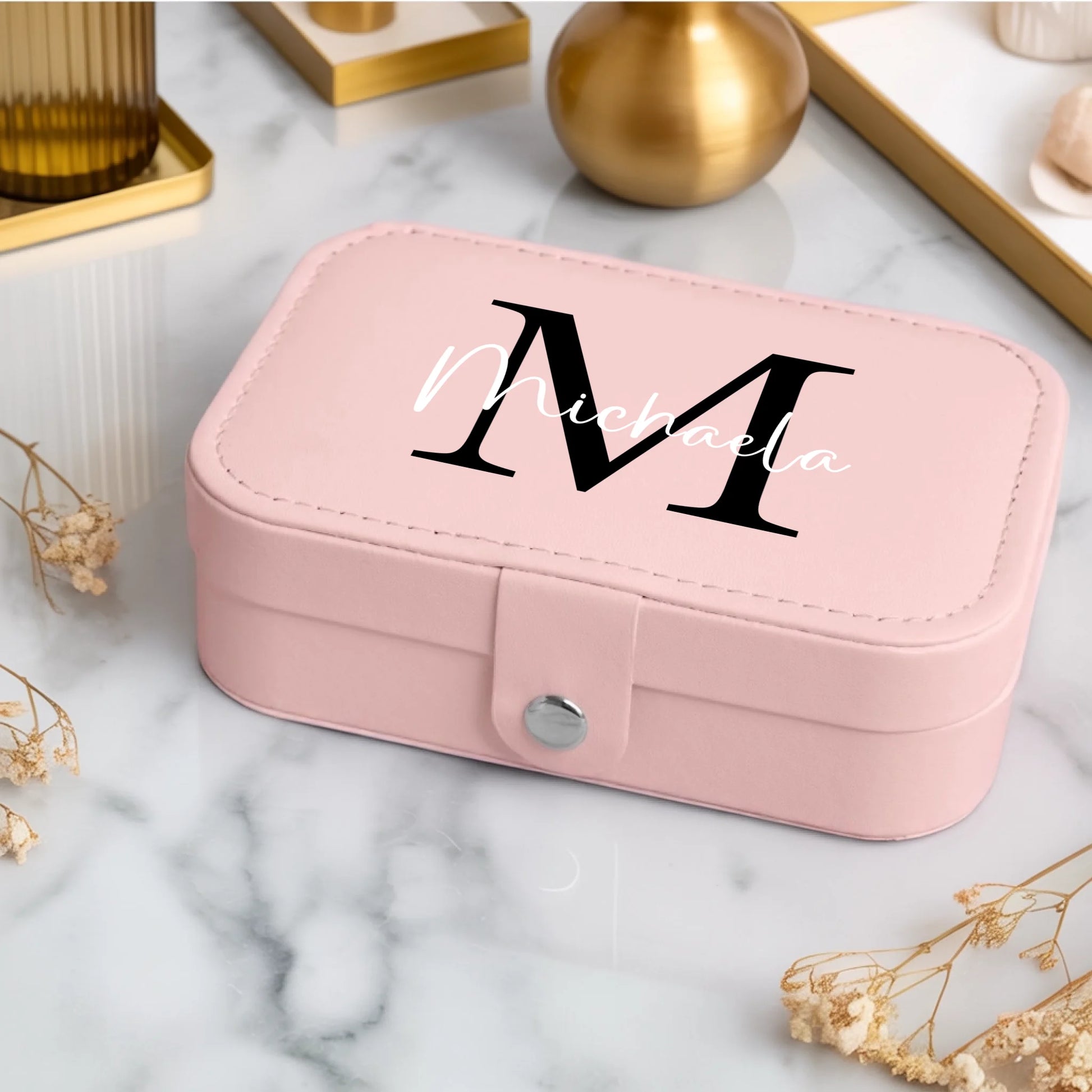 0008_2_a-luxurious-indoor-setup-featuring-a-jew_RrqHY3z2SRmYeI5zYn-sjA_wsLFoR3jTTOdmMnwONJL9Q