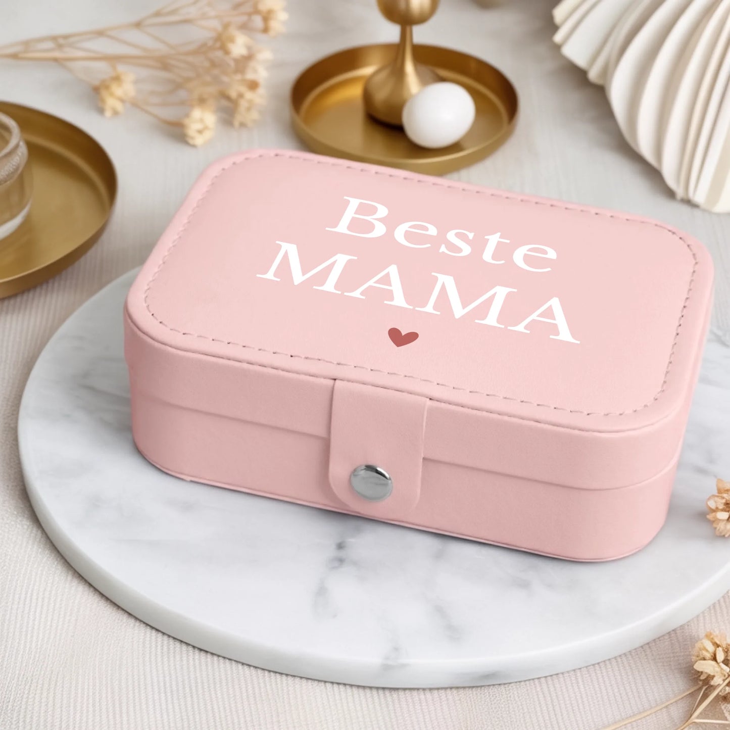 0008_3_a-luxurious-indoor-setup-is-present-feat_C3I5-DR7TiW7kGAuU1d-Eg_wsLFoR3jTTOdmMnwONJL9Q