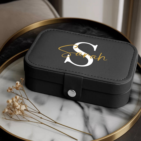 0024_1_a-luxurious-indoor-setup-for-a-jewelry-b_dSXTMwNTTnWI3g3almMLew_ZwZmykbaTKysEmc53pnDgw