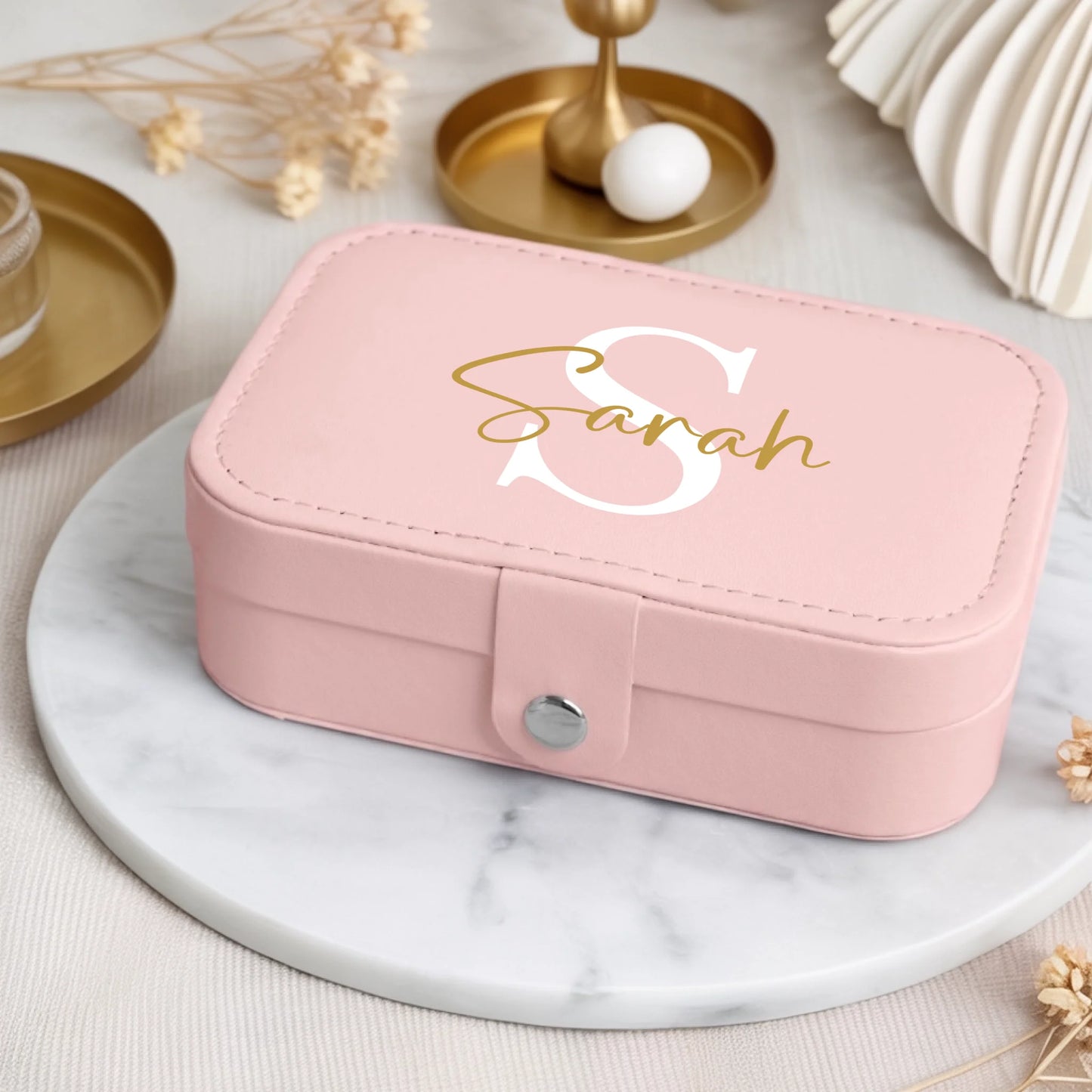 0008_3_a-luxurious-indoor-setup-is-present-feat_C3I5-DR7TiW7kGAuU1d-Eg_wsLFoR3jTTOdmMnwONJL9Q