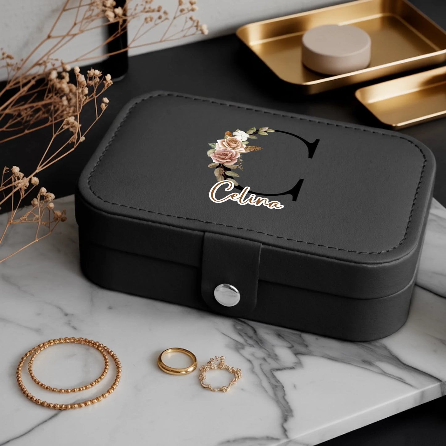 0023_1_a-luxurious-indoor-setup-features-a-jewe_mCg2lO5jQQaoBpsmmmh2-Q_8TMFauQtSa-Y2qQ9xFkseg