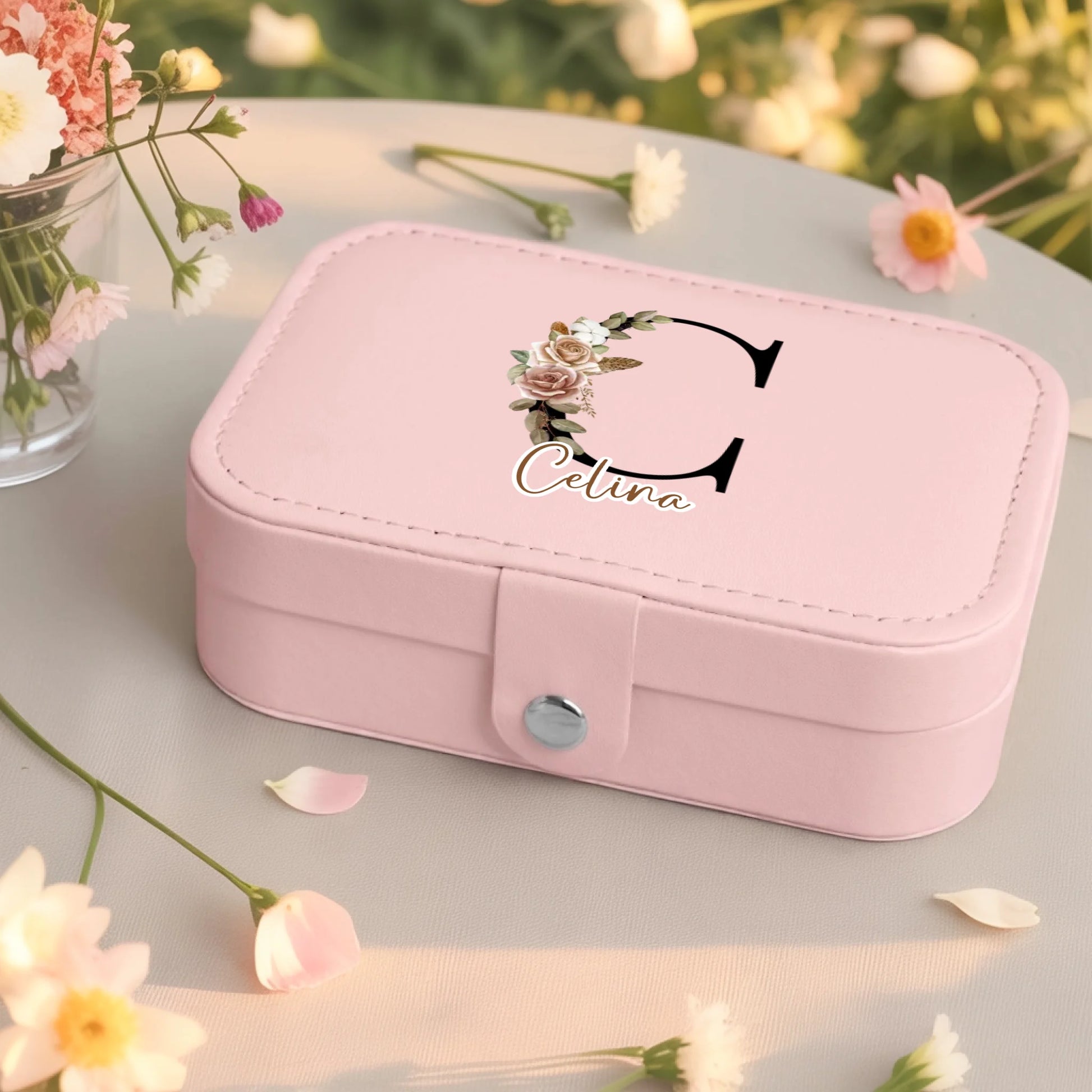 0003_2_a-jewelry-box-rests-on-a-pale-neutral-ta_Blz_SC6eRT6ilYDRk7_RJg_RMFfi6yRQ3uO-tsUwyp9yA