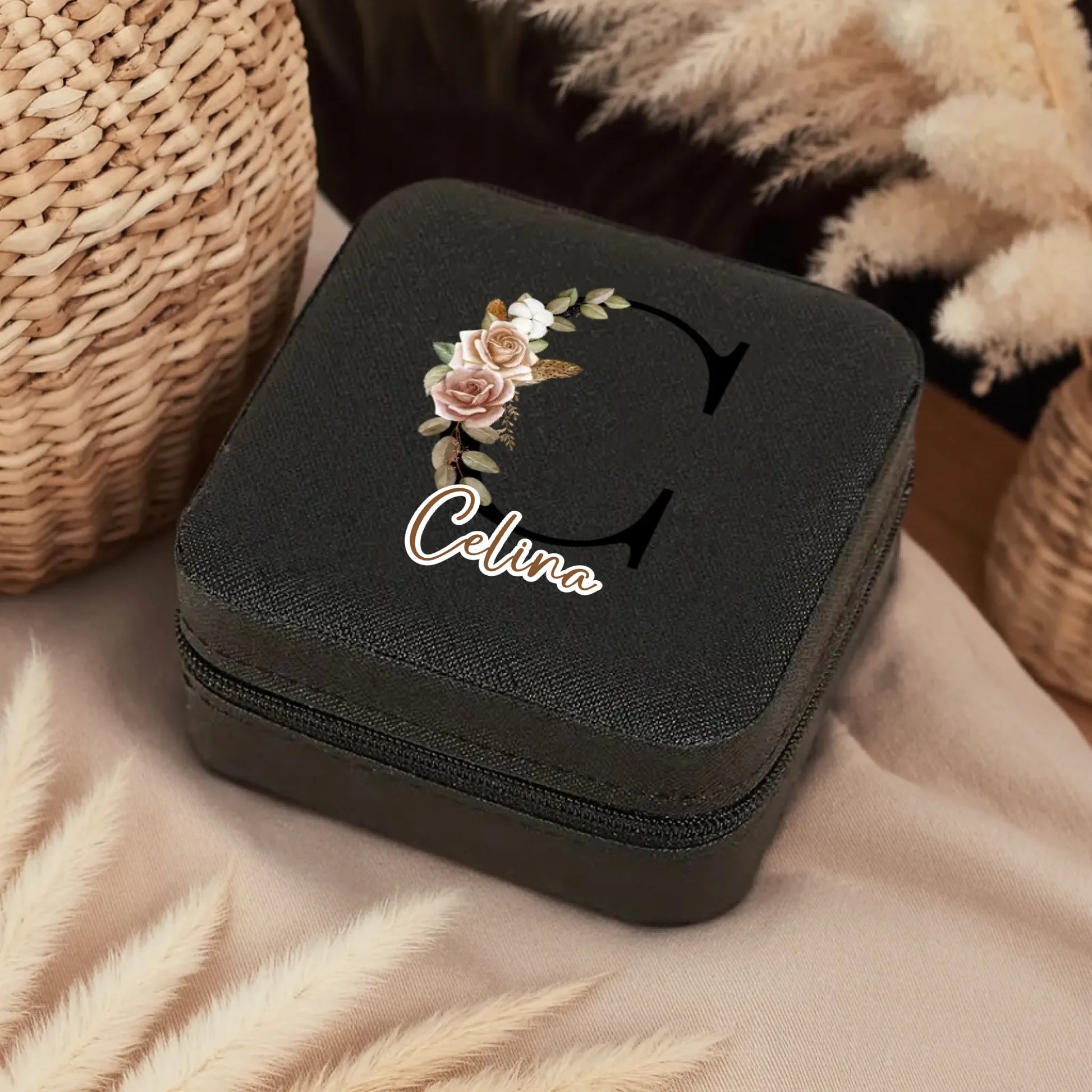 0005_1_a-cozy-boho-interior-is-envisioned-neutr_QiRR0RyTR3m70NZaKC6HRg_zs0ueuH7QG6G3V9TqQ4P3A